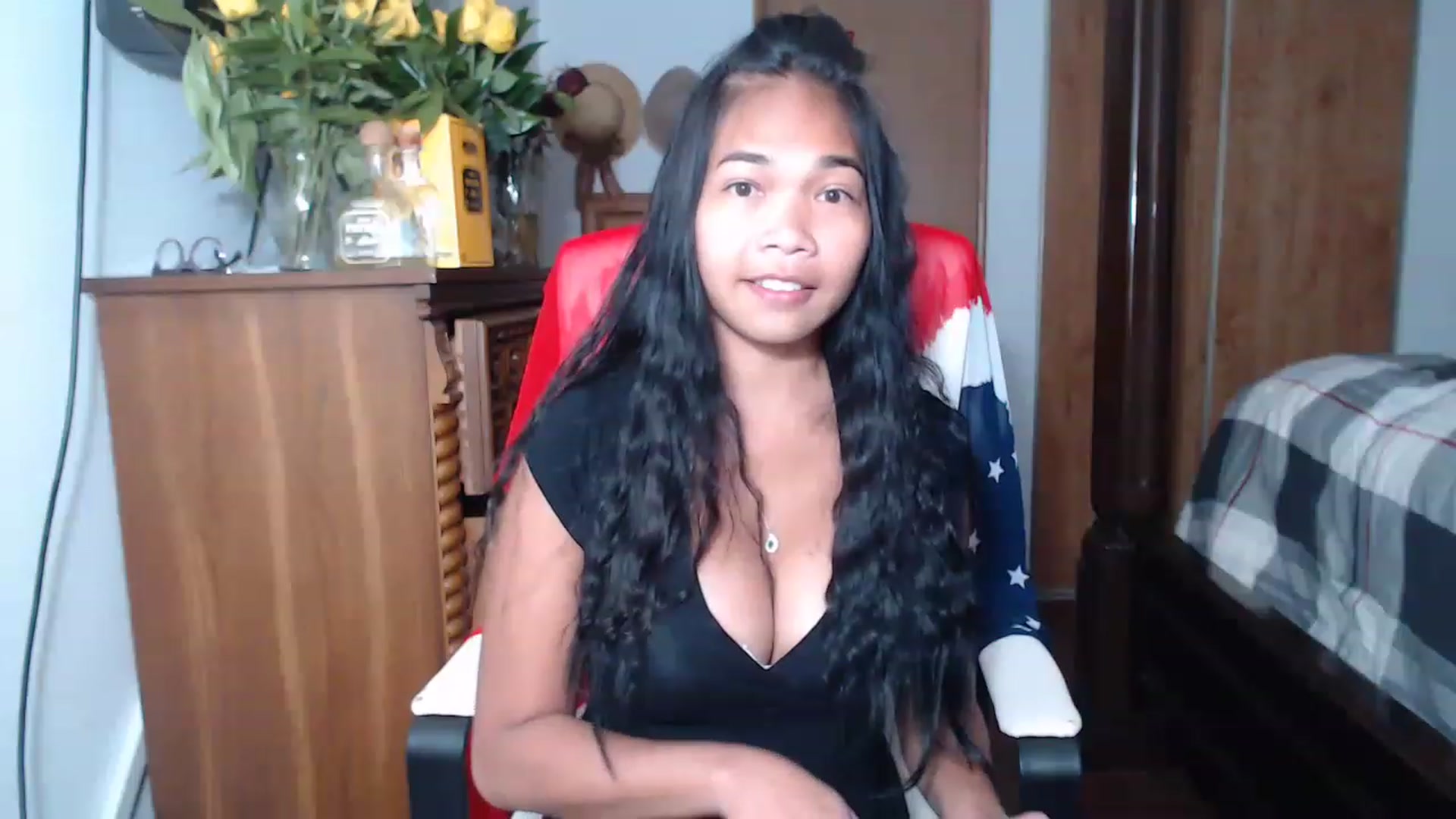 Gallery image thumbnail from Littlekai2023's myfreecams stream on, 05/21/2023, 22:37 image 11 of 20