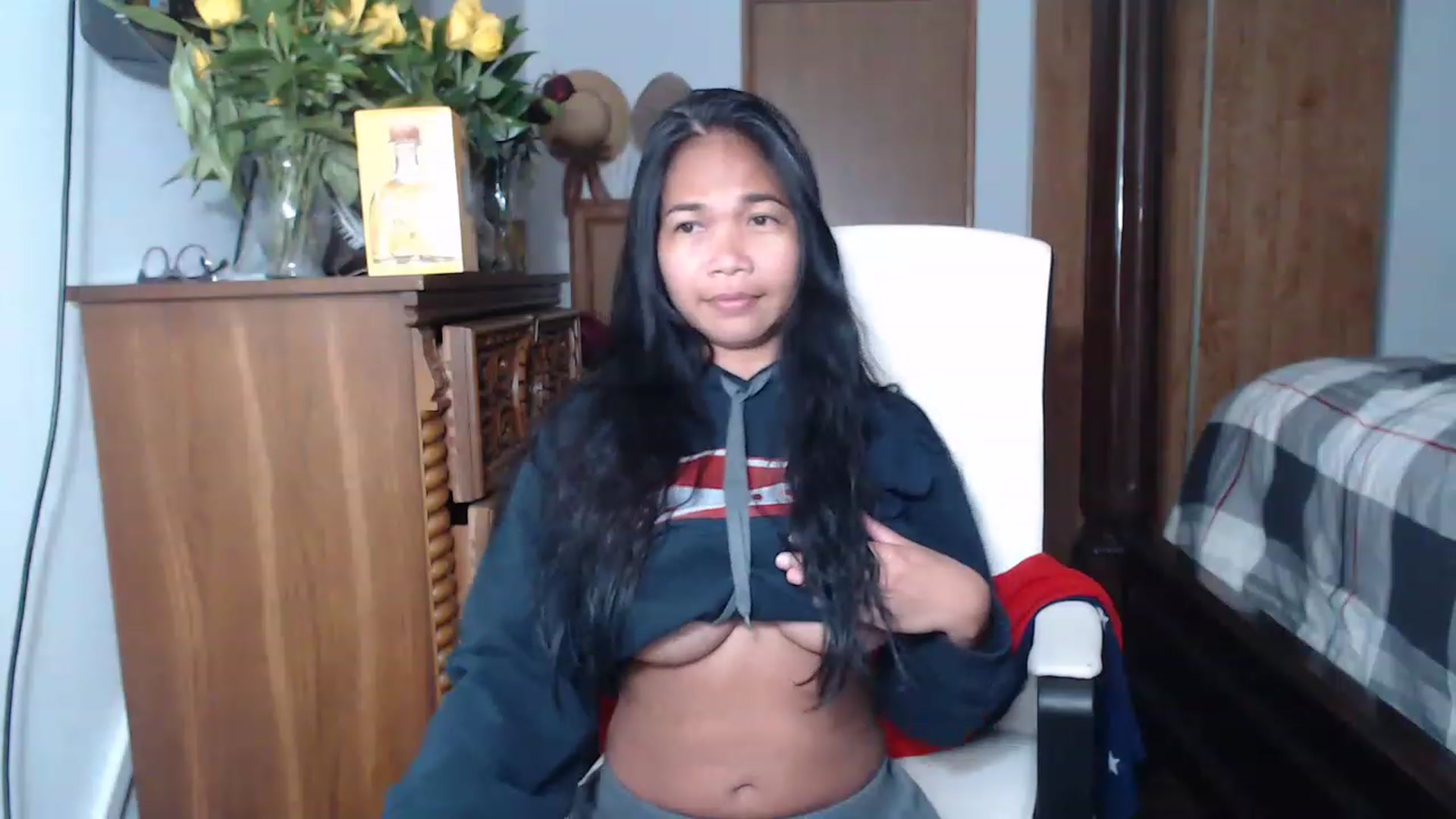 Gallery image thumbnail from Littlekai2023's myfreecams stream on, 05/22/2023, 01:56 image 8 of 20