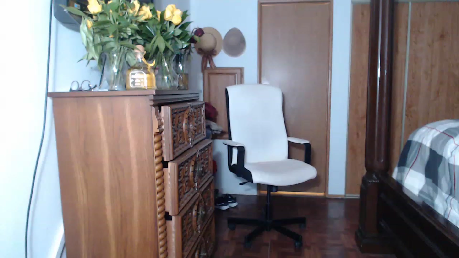Gallery image thumbnail from Littlekai2023's myfreecams stream on, 05/22/2023, 01:56 image 19 of 20