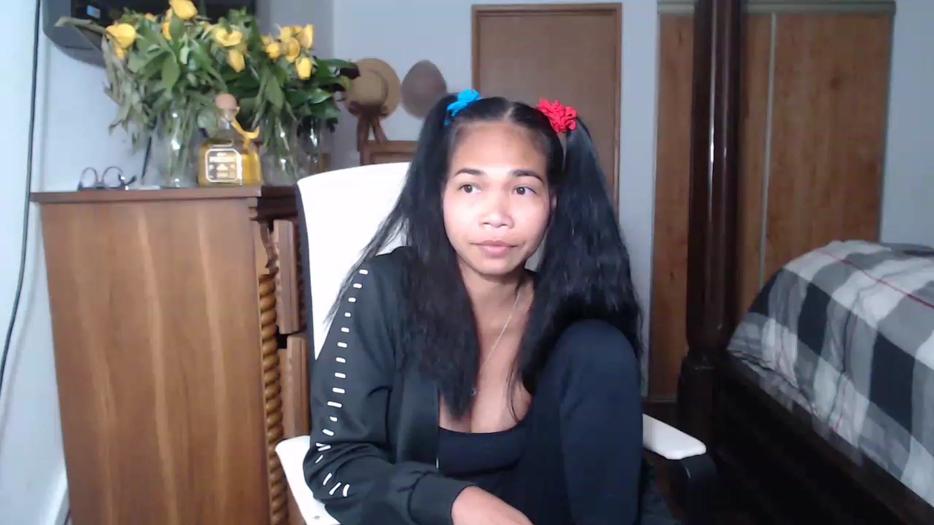 Gallery image thumbnail from Littlekai2023's myfreecams stream on, 05/23/2023, 24:01 image 13 of 20