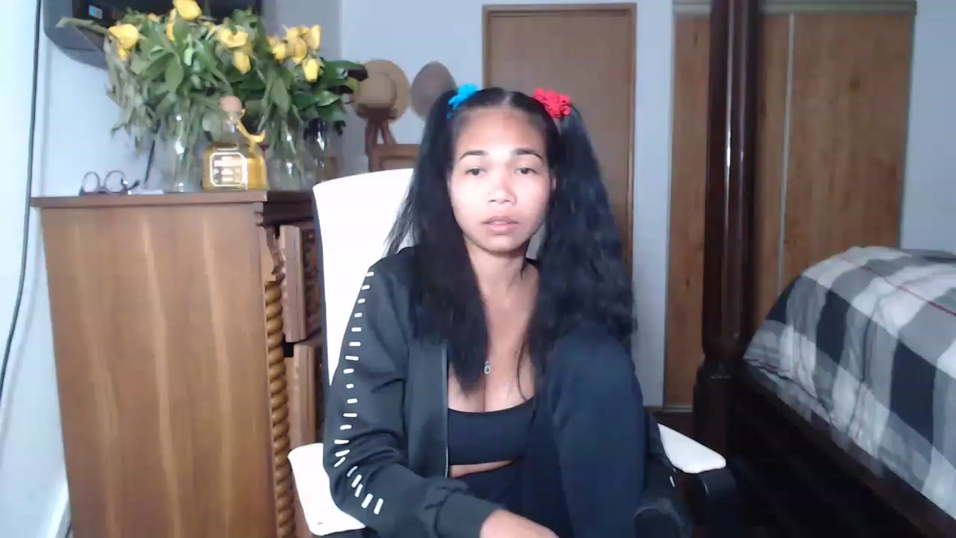 Gallery image thumbnail from Littlekai2023's myfreecams stream on, 05/23/2023, 24:01 image 11 of 20