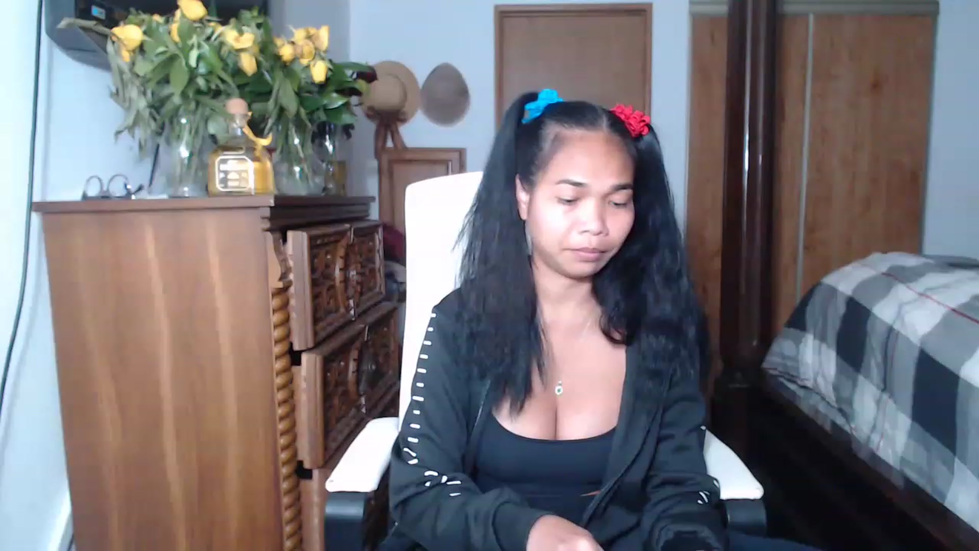 Gallery image thumbnail from Littlekai2023's myfreecams stream on, 05/23/2023, 24:01 image 18 of 20