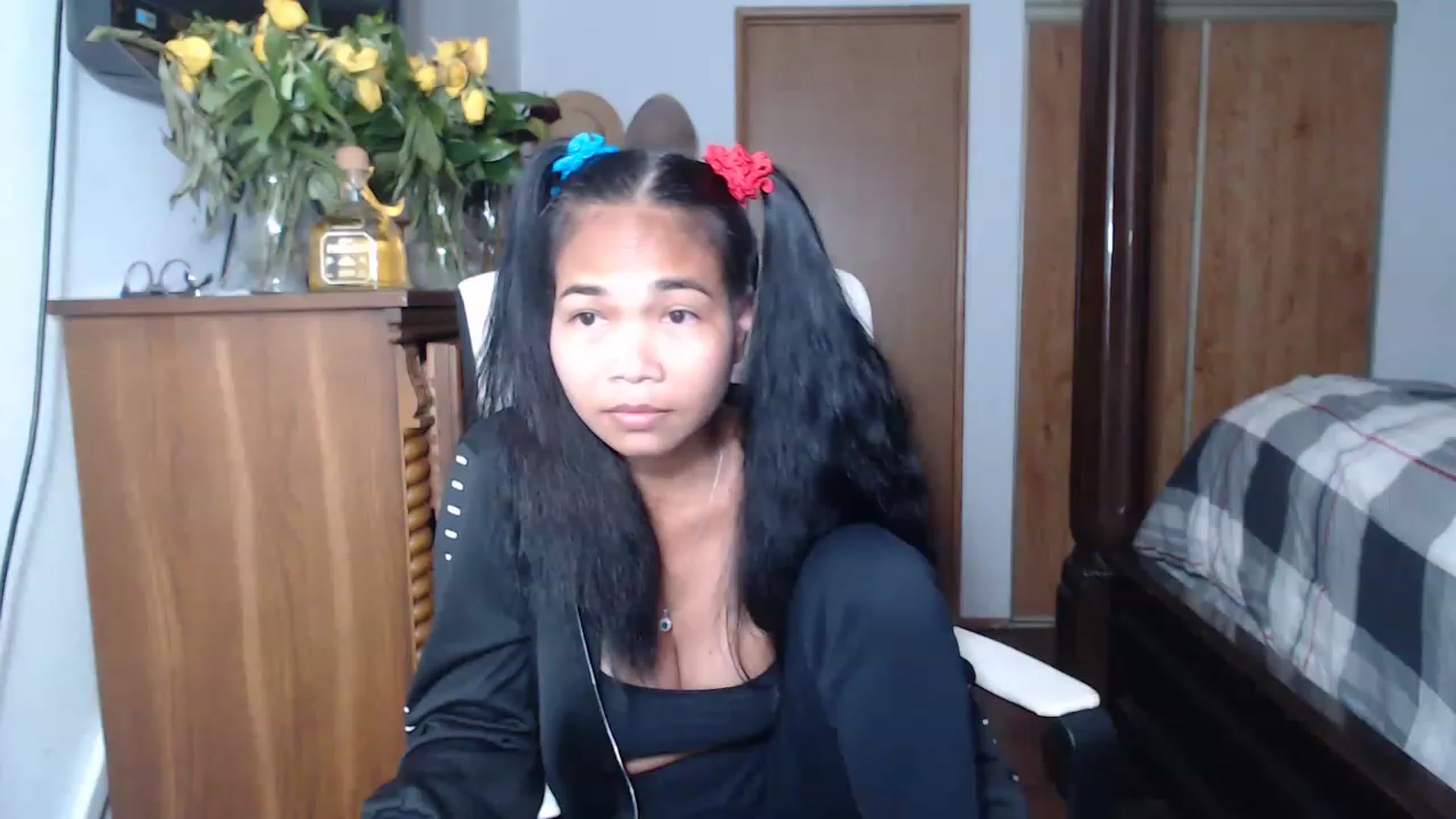 Gallery image thumbnail from Littlekai2023's myfreecams stream on, 05/23/2023, 24:01 image 10 of 20