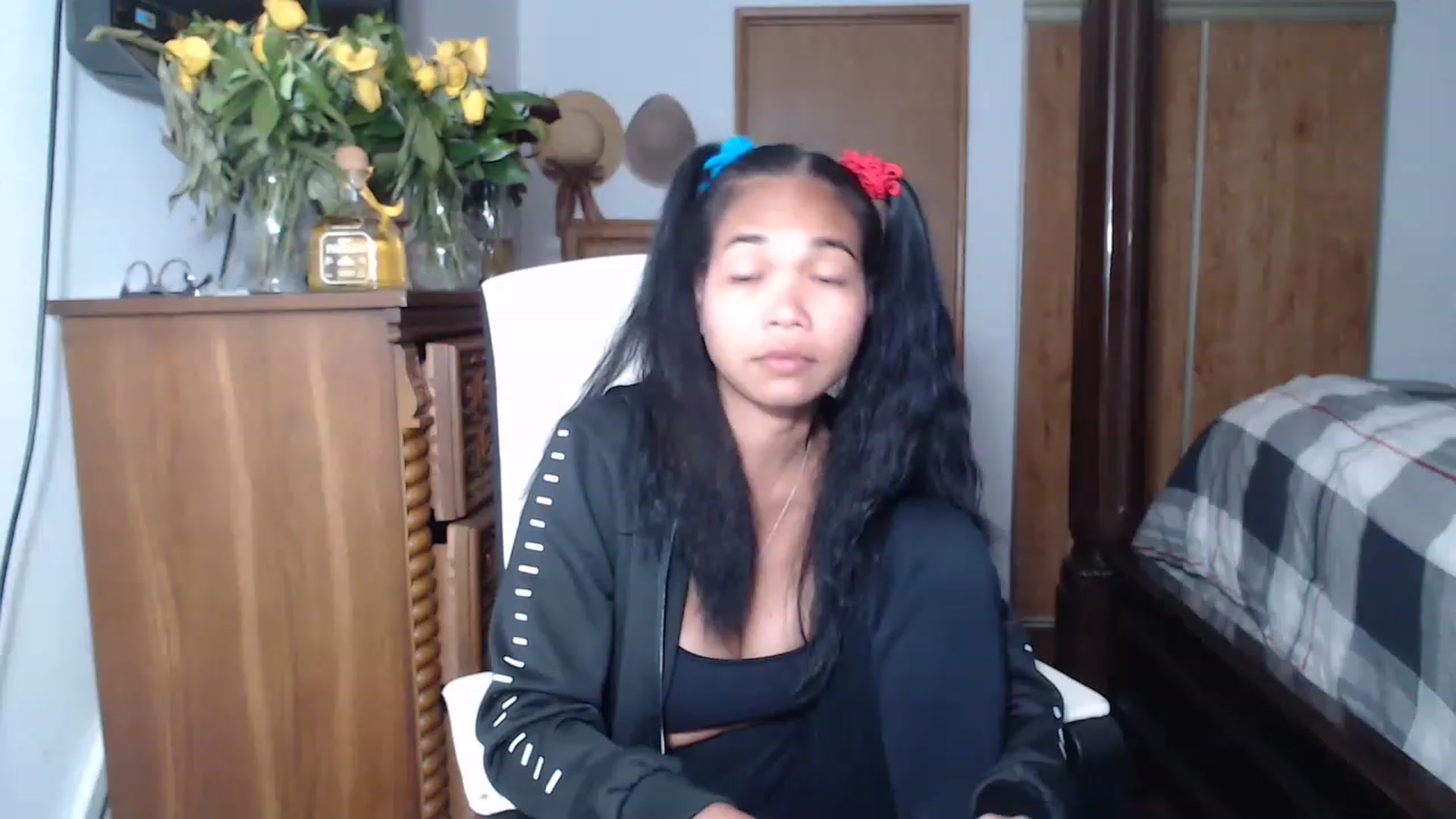 Gallery image thumbnail from Littlekai2023's myfreecams stream on, 05/23/2023, 24:01 image 6 of 20