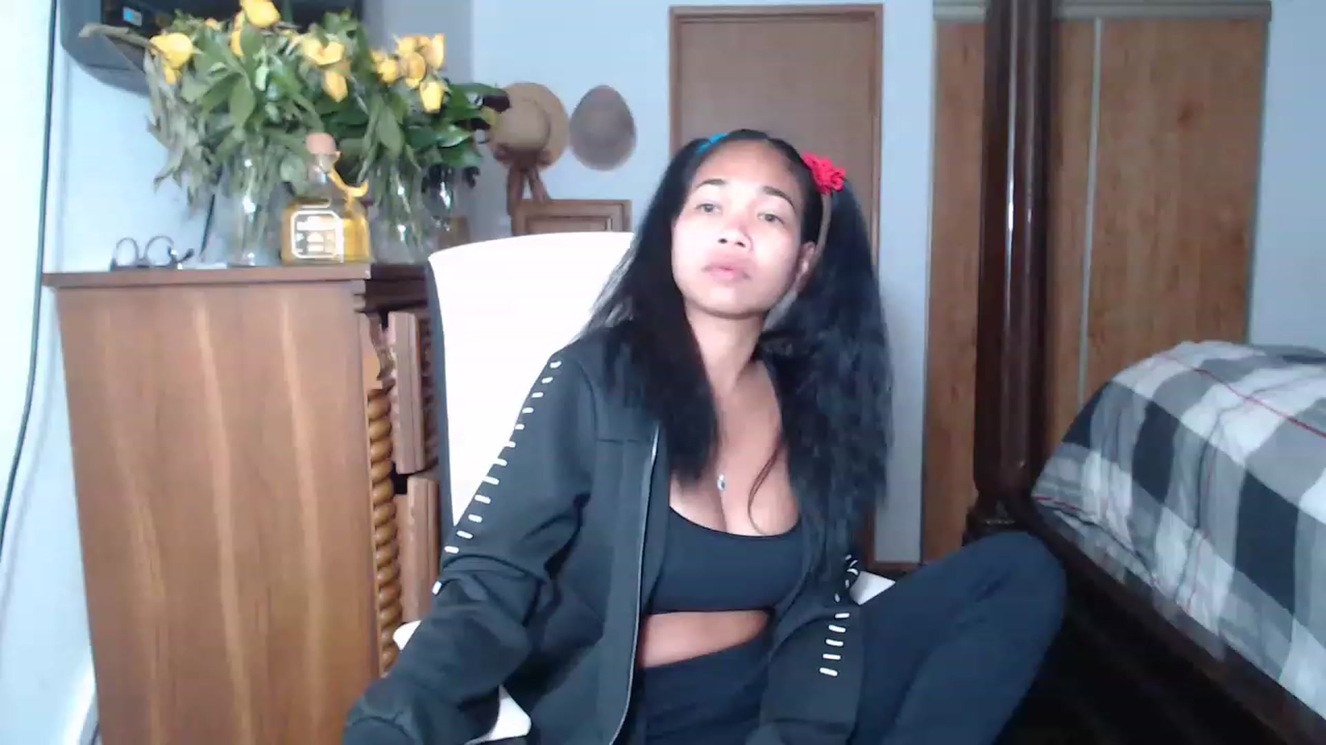 Gallery image thumbnail from Littlekai2023's myfreecams stream on, 05/23/2023, 24:01 image 4 of 20