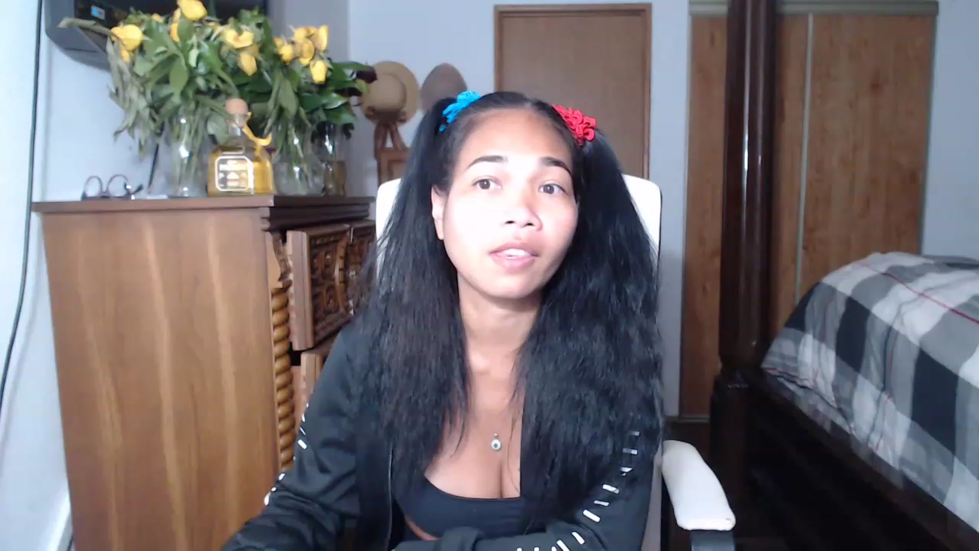 Gallery image thumbnail from Littlekai2023's myfreecams stream on, 05/23/2023, 24:01 image 2 of 20
