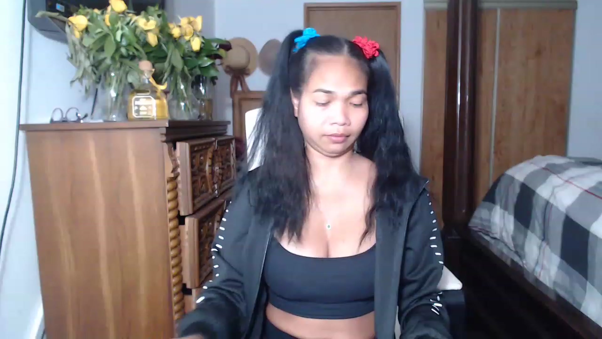 Gallery image thumbnail from Littlekai2023's myfreecams stream on, 05/23/2023, 24:01 image 15 of 20