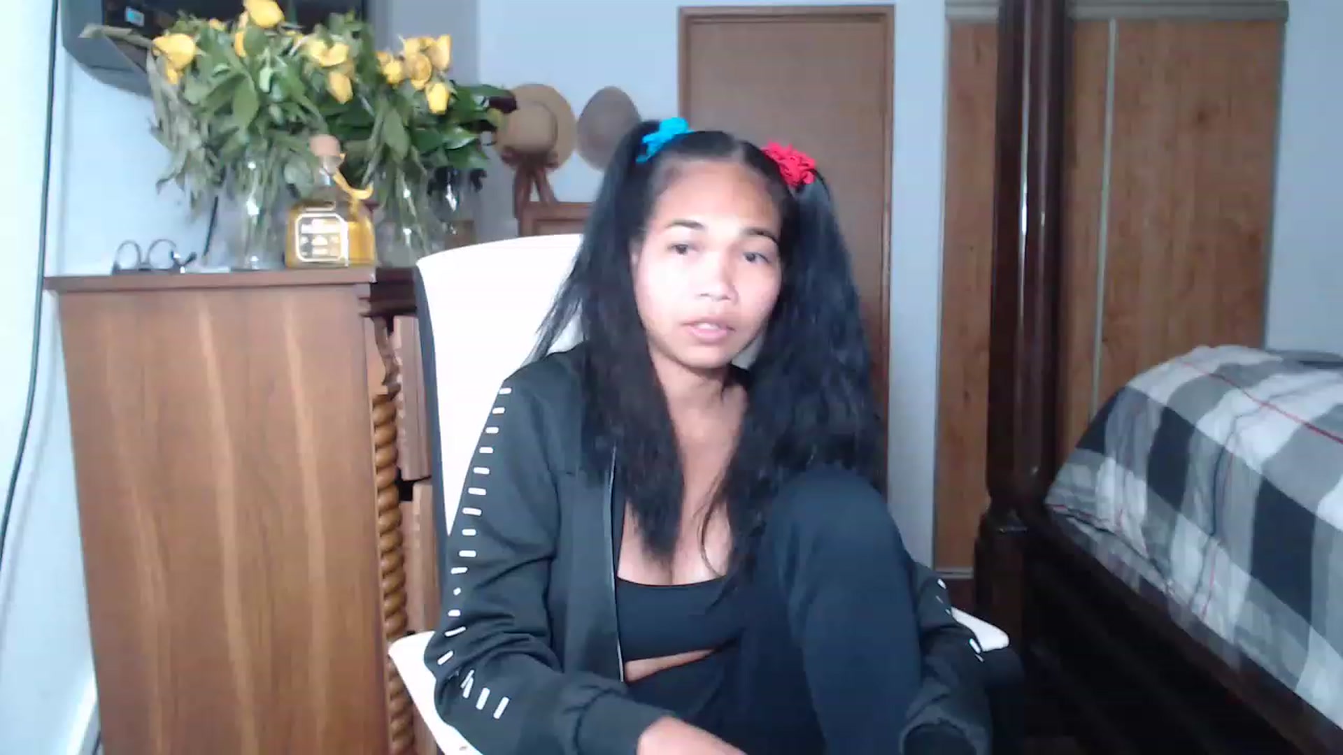 Gallery image thumbnail from Littlekai2023's myfreecams stream on, 05/23/2023, 24:01 image 8 of 20