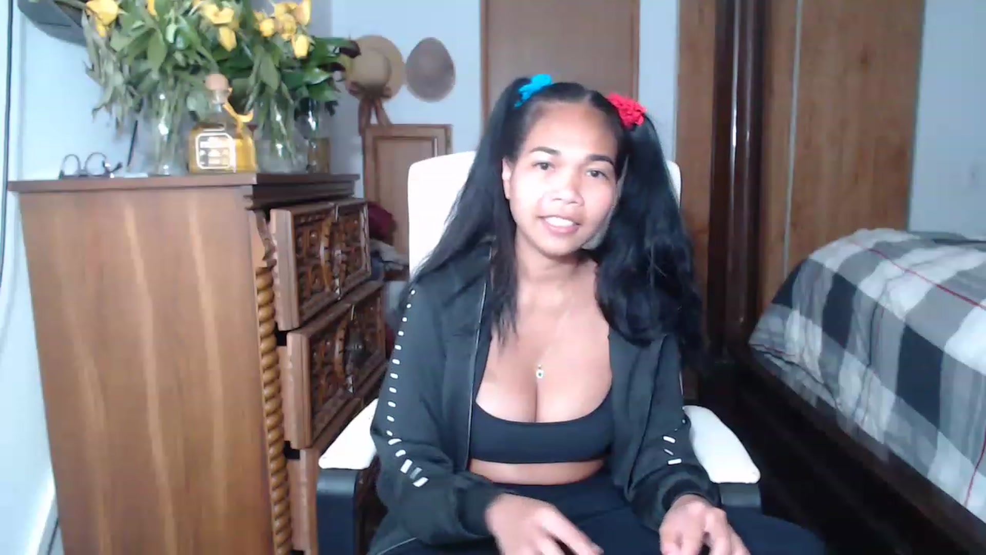 Gallery image thumbnail from Littlekai2023's myfreecams stream on, 05/23/2023, 24:53 image 15 of 20