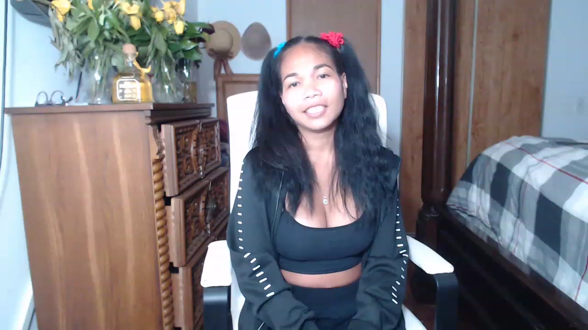 Gallery image thumbnail from Littlekai2023's myfreecams stream on, 05/23/2023, 24:53 image 11 of 20