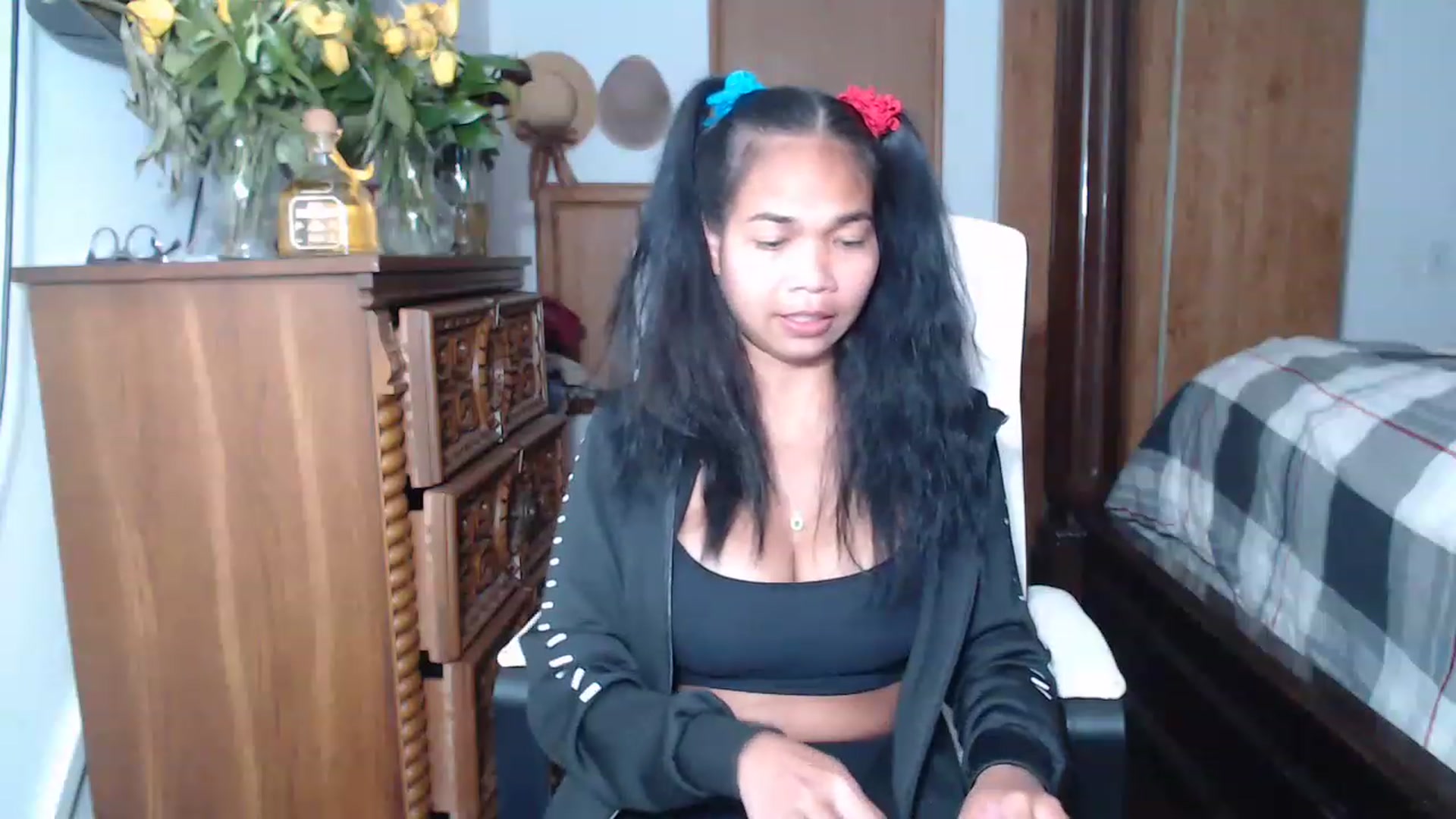 Gallery image thumbnail from Littlekai2023's myfreecams stream on, 05/23/2023, 24:53 image 10 of 20