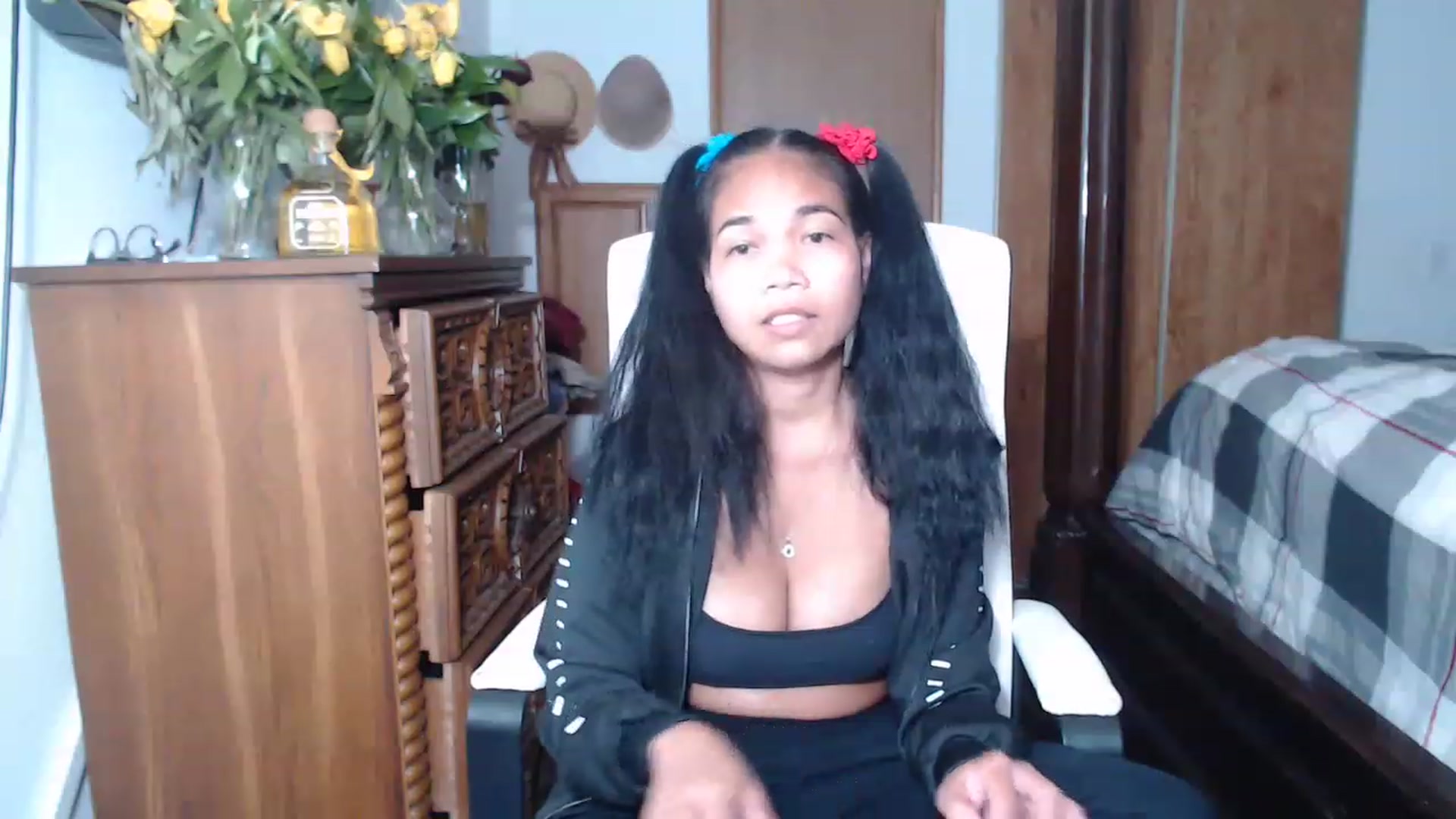 Gallery image thumbnail from Littlekai2023's myfreecams stream on, 05/23/2023, 24:53 image 19 of 20