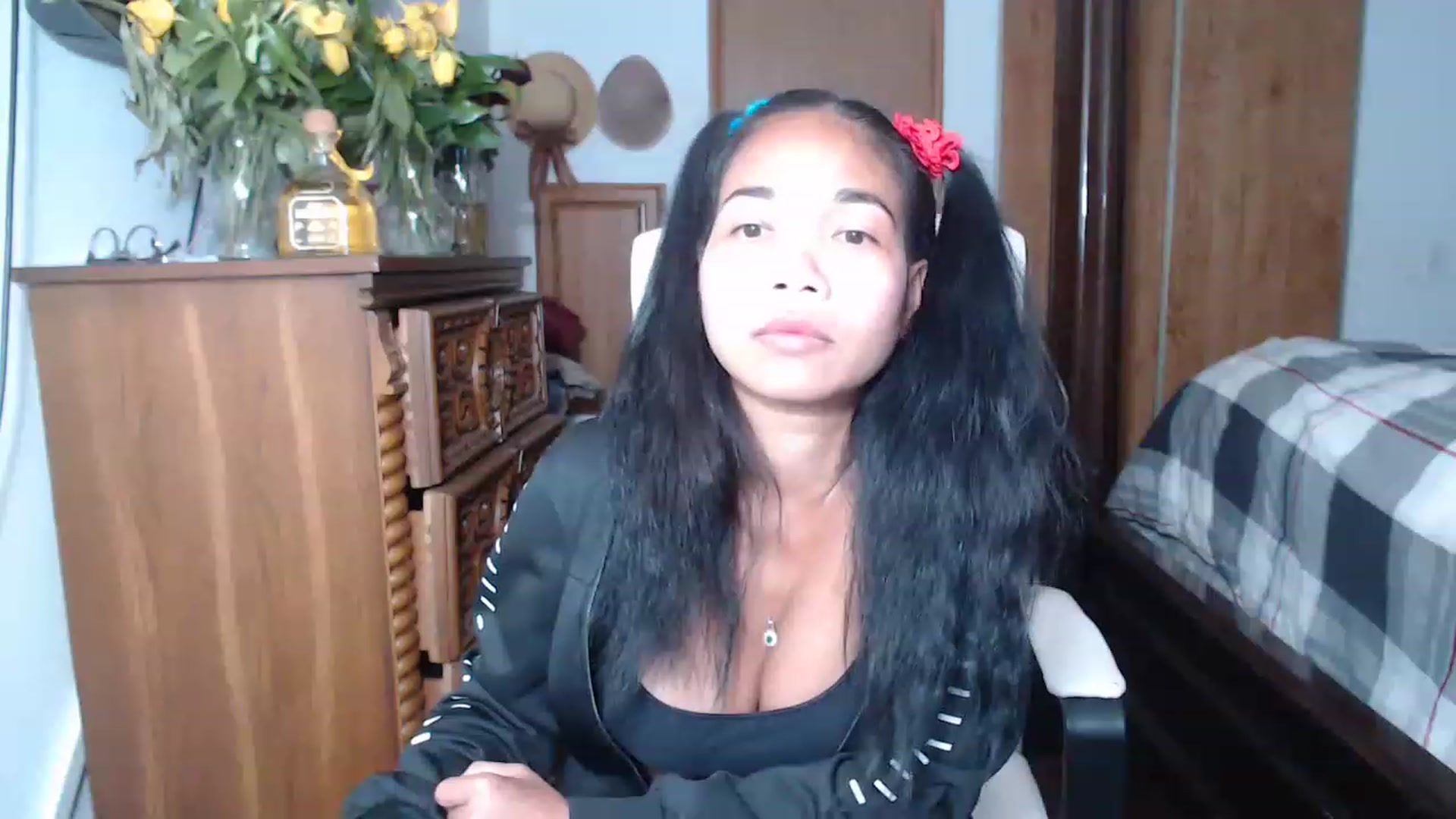 Gallery image thumbnail from Littlekai2023's myfreecams stream on, 05/23/2023, 24:53 image 7 of 20