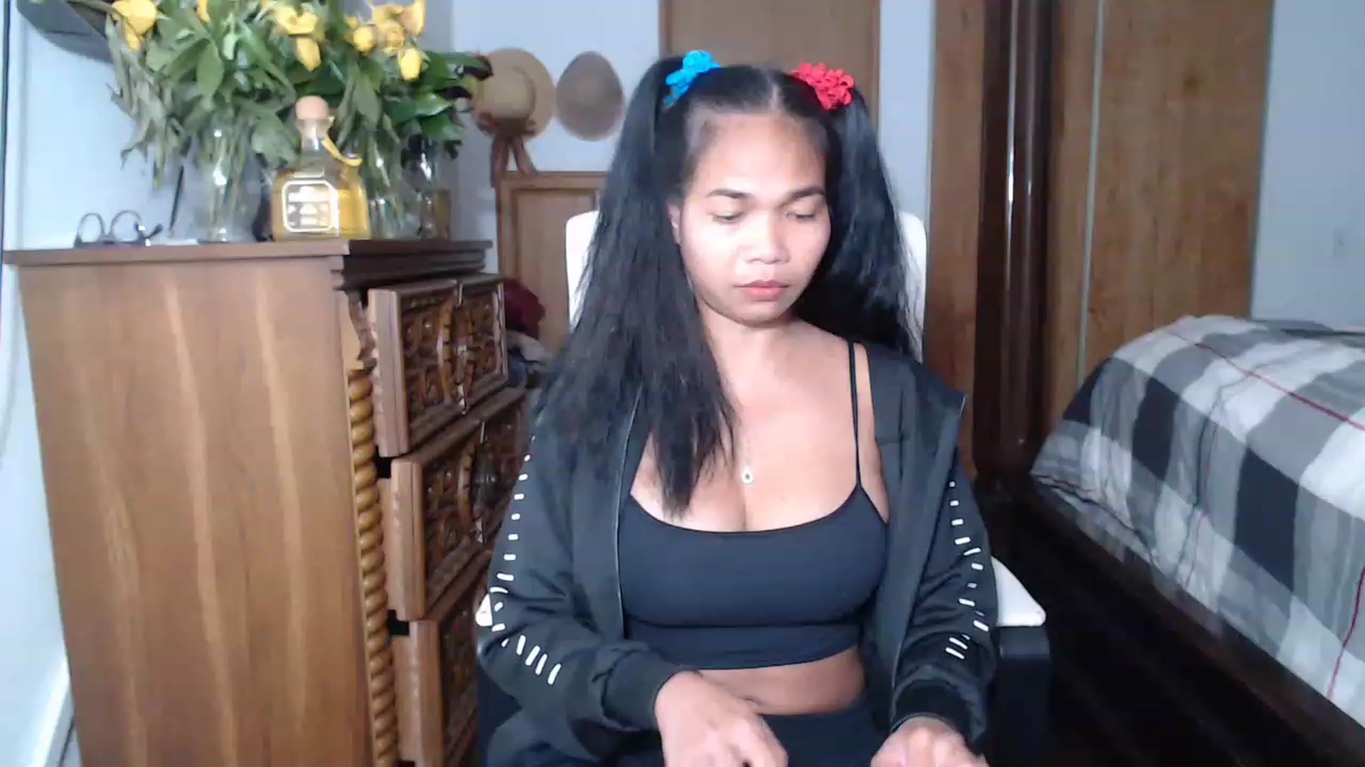 Gallery image thumbnail from Littlekai2023's myfreecams stream on, 05/23/2023, 01:39 image 12 of 20