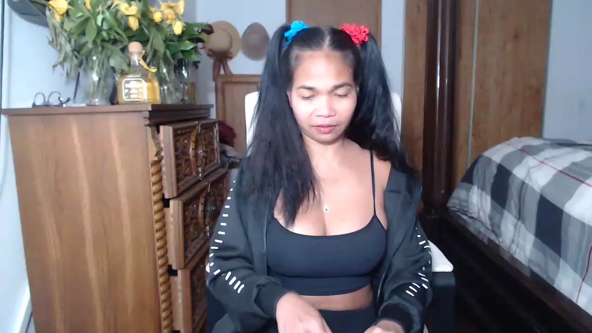 Gallery image thumbnail from Littlekai2023's myfreecams stream on, 05/23/2023, 01:39 image 14 of 20