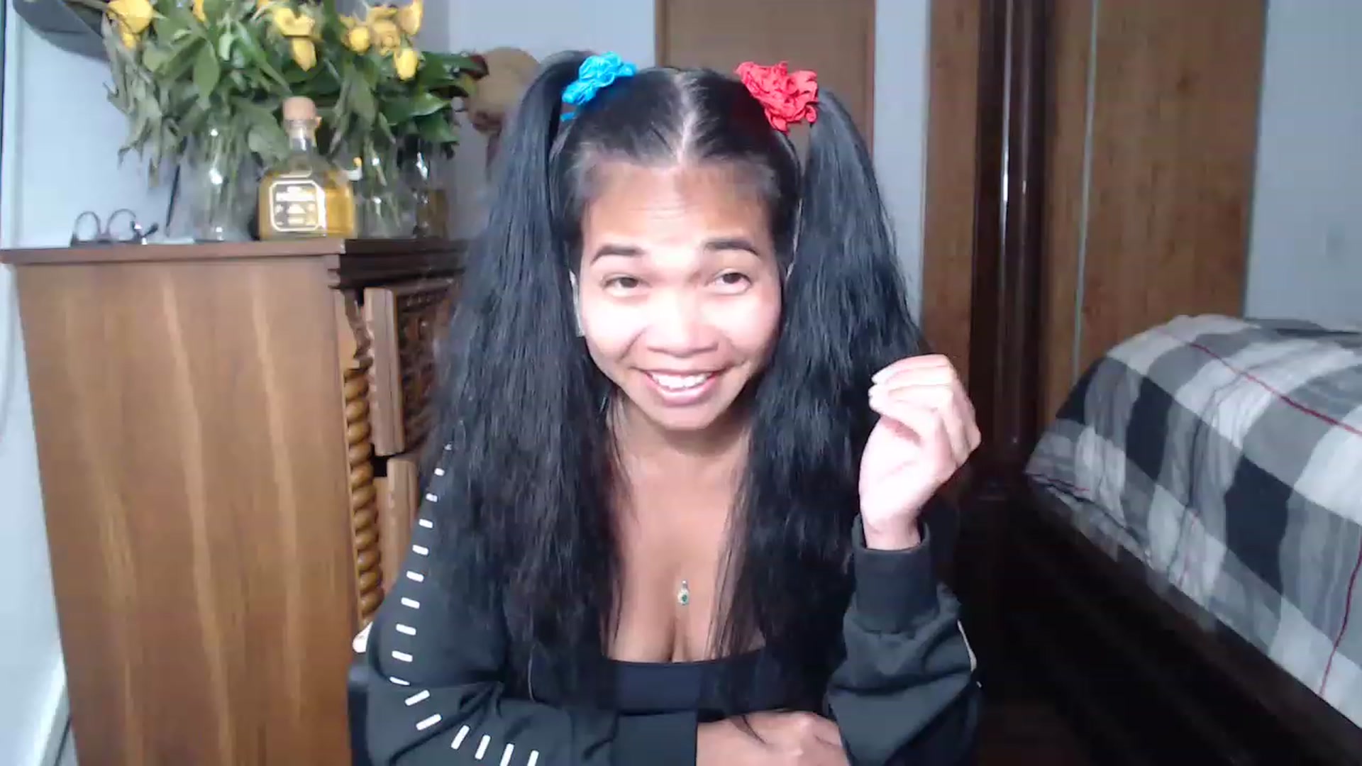 Gallery image thumbnail from Littlekai2023's myfreecams stream on, 05/23/2023, 02:48 image 14 of 20