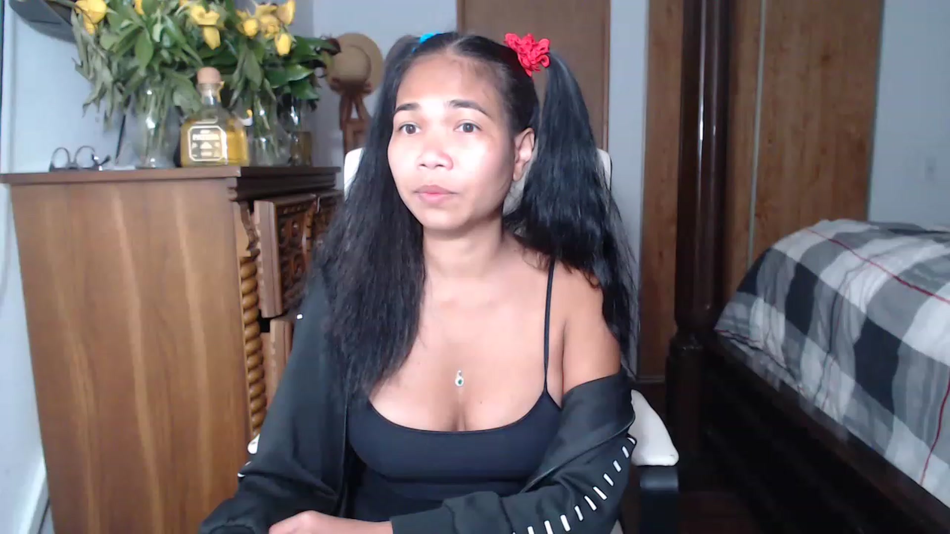 Gallery image thumbnail from Littlekai2023's myfreecams stream on, 05/23/2023, 02:48 image 19 of 20