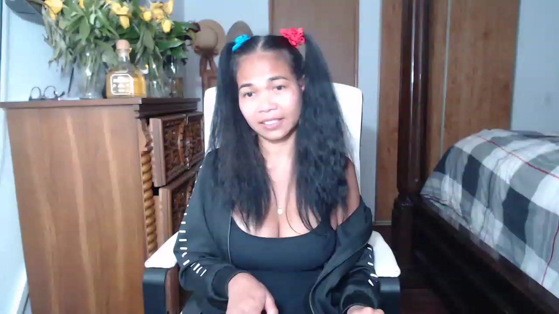 Gallery image thumbnail from Littlekai2023's myfreecams stream on, 05/23/2023, 02:48 image 15 of 20