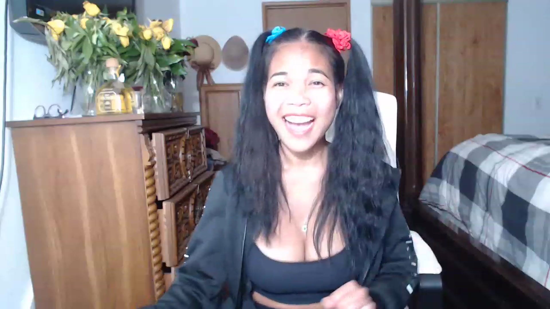 Gallery image thumbnail from Littlekai2023's myfreecams stream on, 05/23/2023, 04:29 image 10 of 20