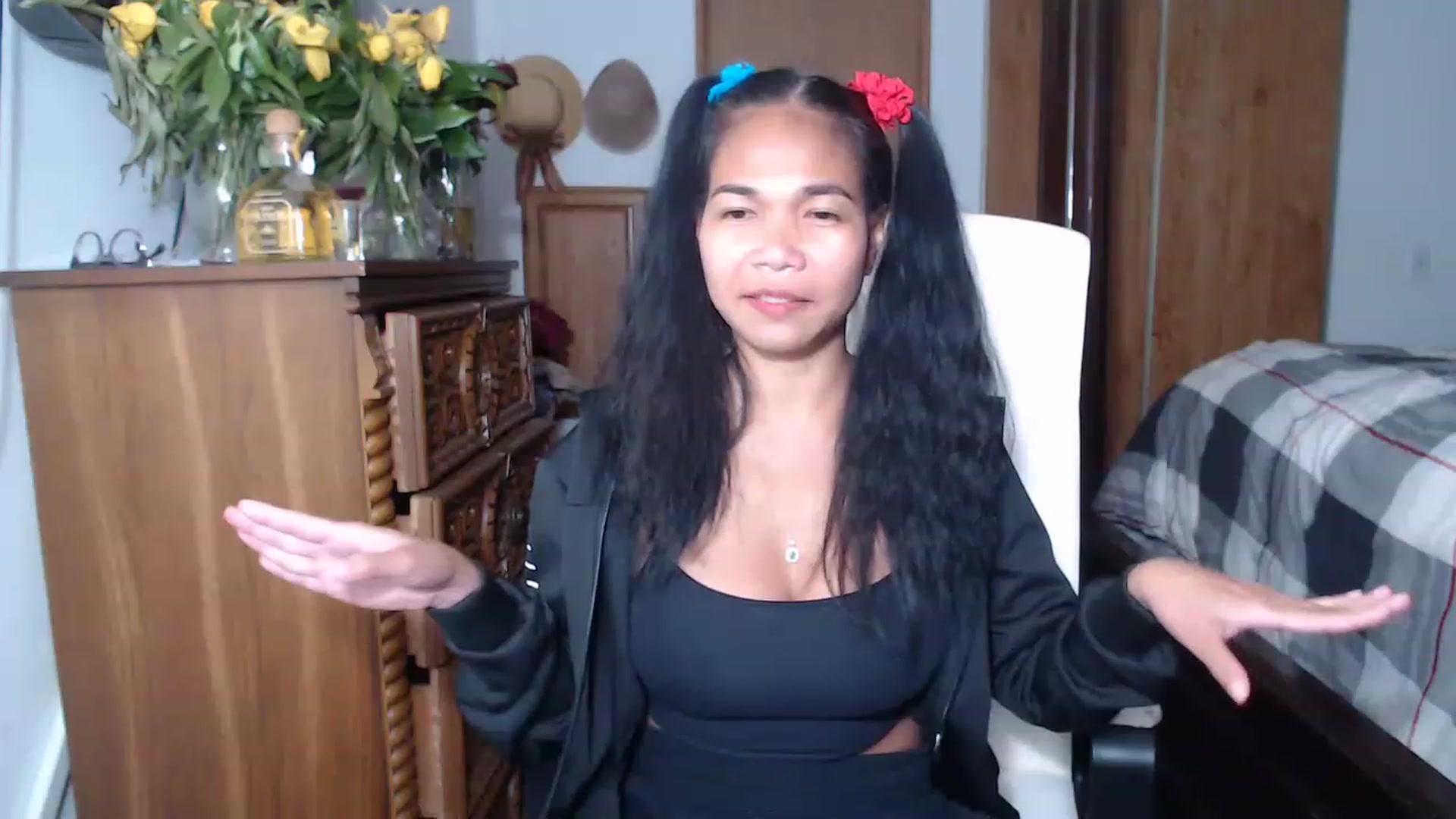 Gallery image thumbnail from Littlekai2023's myfreecams stream on, 05/23/2023, 04:29 image 2 of 20
