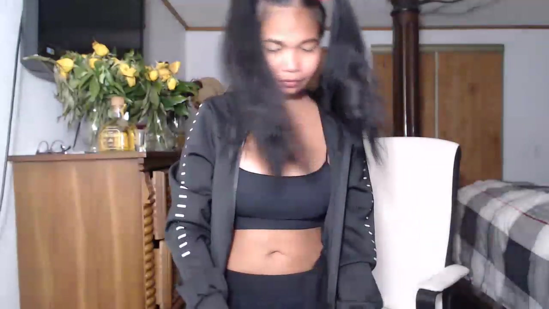 Gallery image thumbnail from Littlekai2023's myfreecams stream on, 05/23/2023, 04:29 image 17 of 20