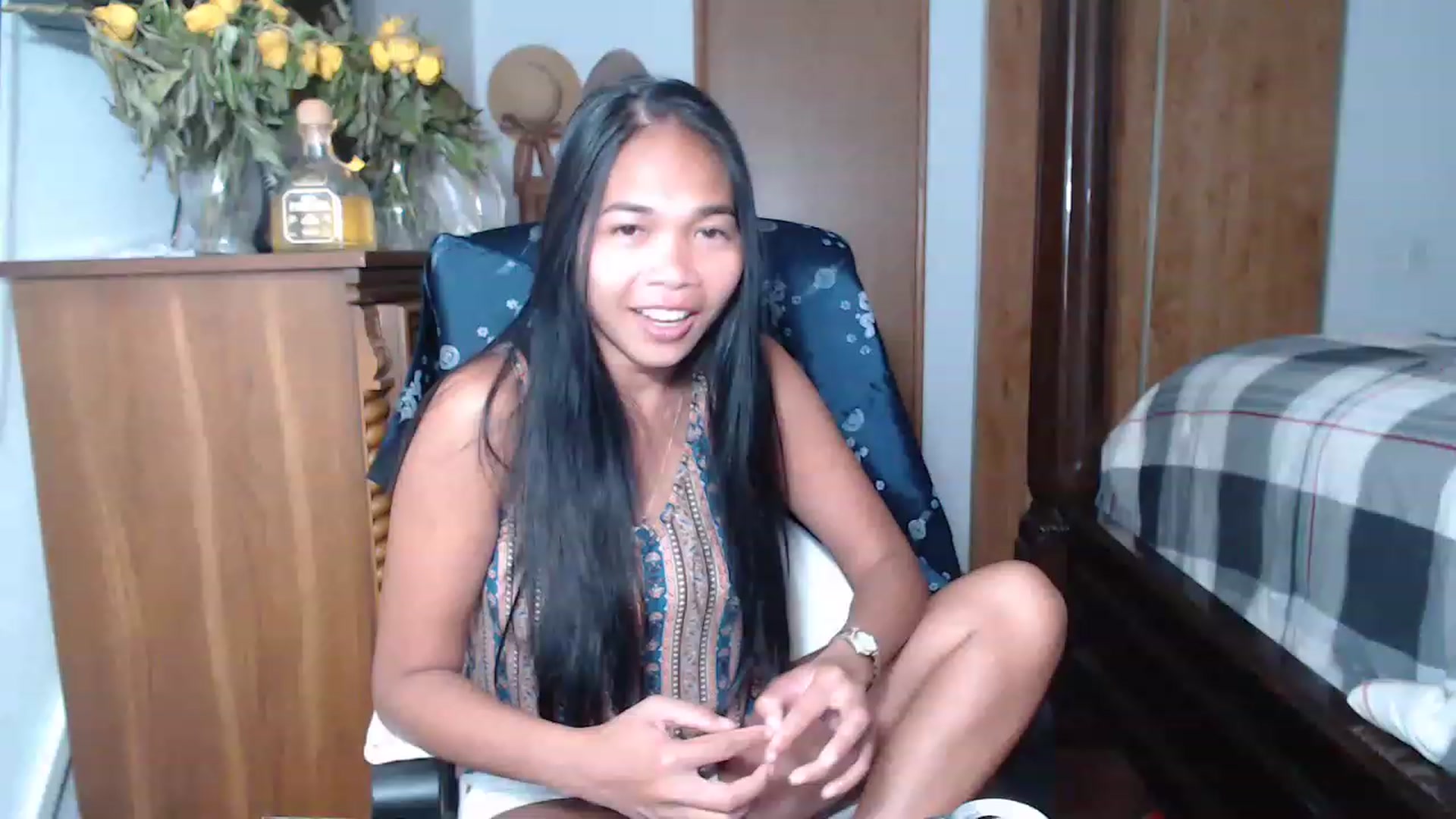 Gallery image thumbnail from Littlekai2023's myfreecams stream on, 05/26/2023, 04:15 image 10 of 20