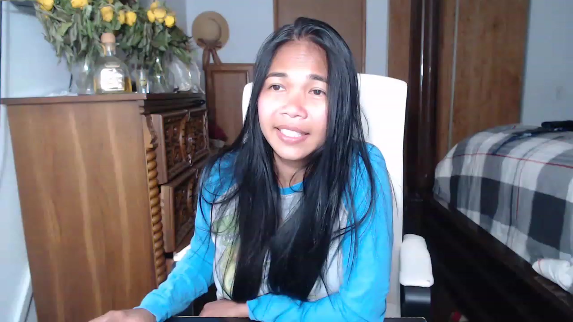 Gallery image thumbnail from Littlekai2023's myfreecams stream on, 05/26/2023, 04:18 image 17 of 20