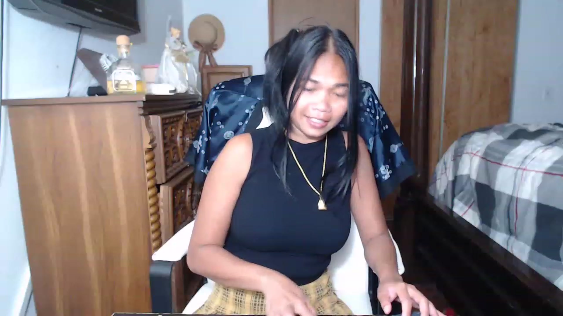 Gallery image thumbnail from Littlekai2023's myfreecams stream on, 05/27/2023, 24:42 image 20 of 20
