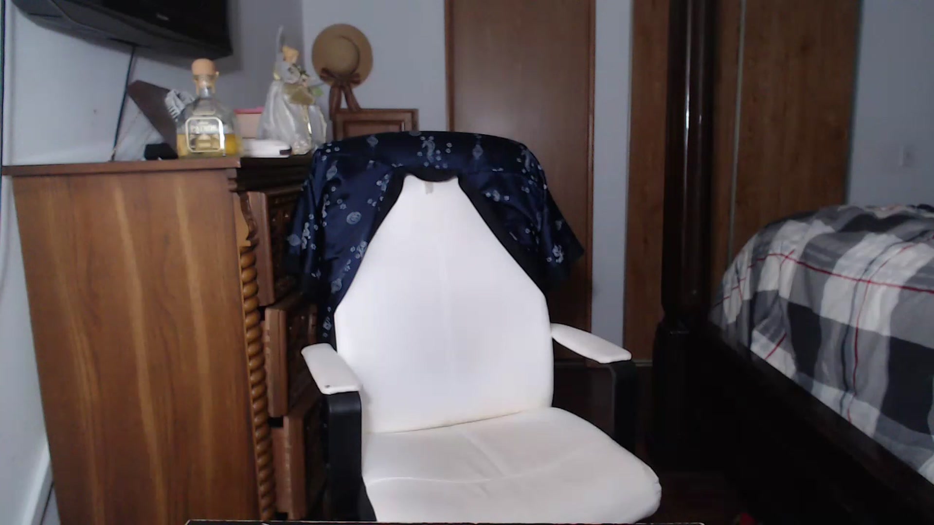 Gallery image thumbnail from Littlekai2023's myfreecams stream on, 05/27/2023, 24:42 image 19 of 20