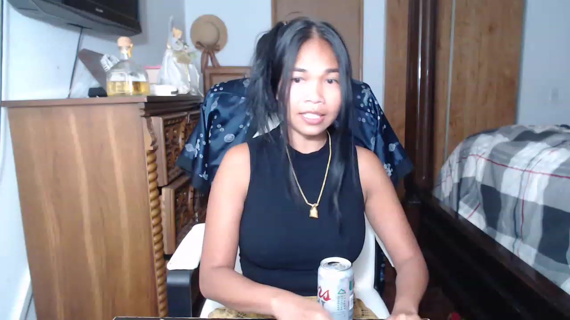 Gallery image thumbnail from Littlekai2023's myfreecams stream on, 05/27/2023, 24:42 image 10 of 20