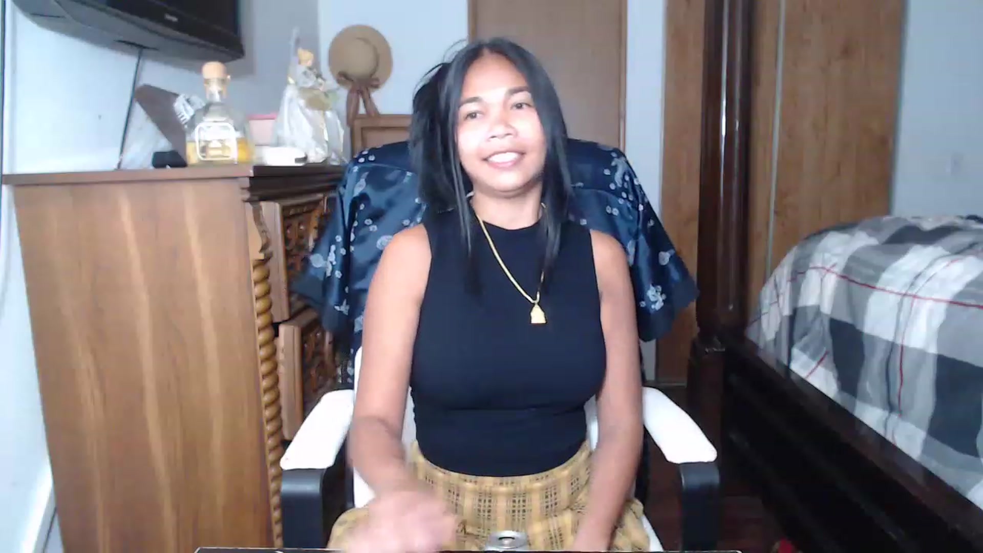 Gallery image thumbnail from Littlekai2023's myfreecams stream on, 05/27/2023, 24:42 image 15 of 20