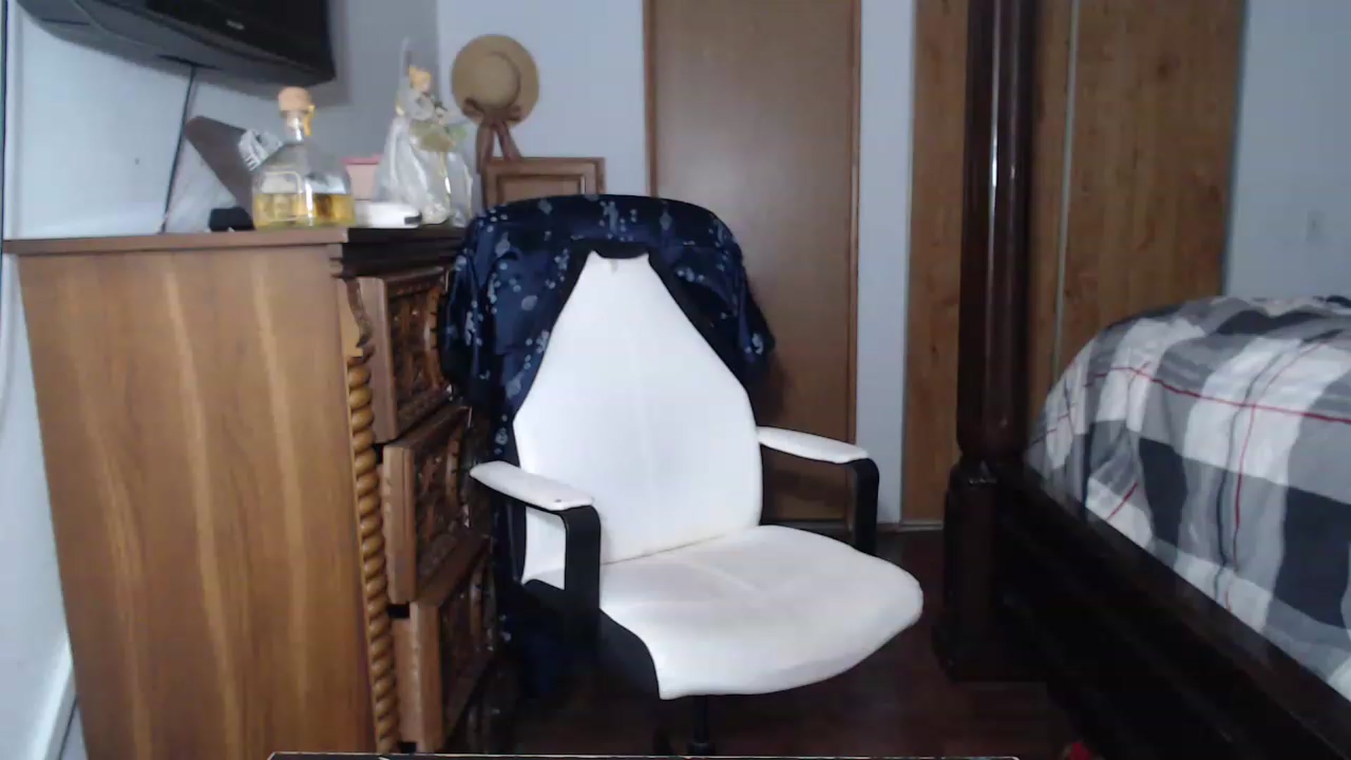 Gallery image thumbnail from Littlekai2023's myfreecams stream on, 05/27/2023, 24:42 image 2 of 20