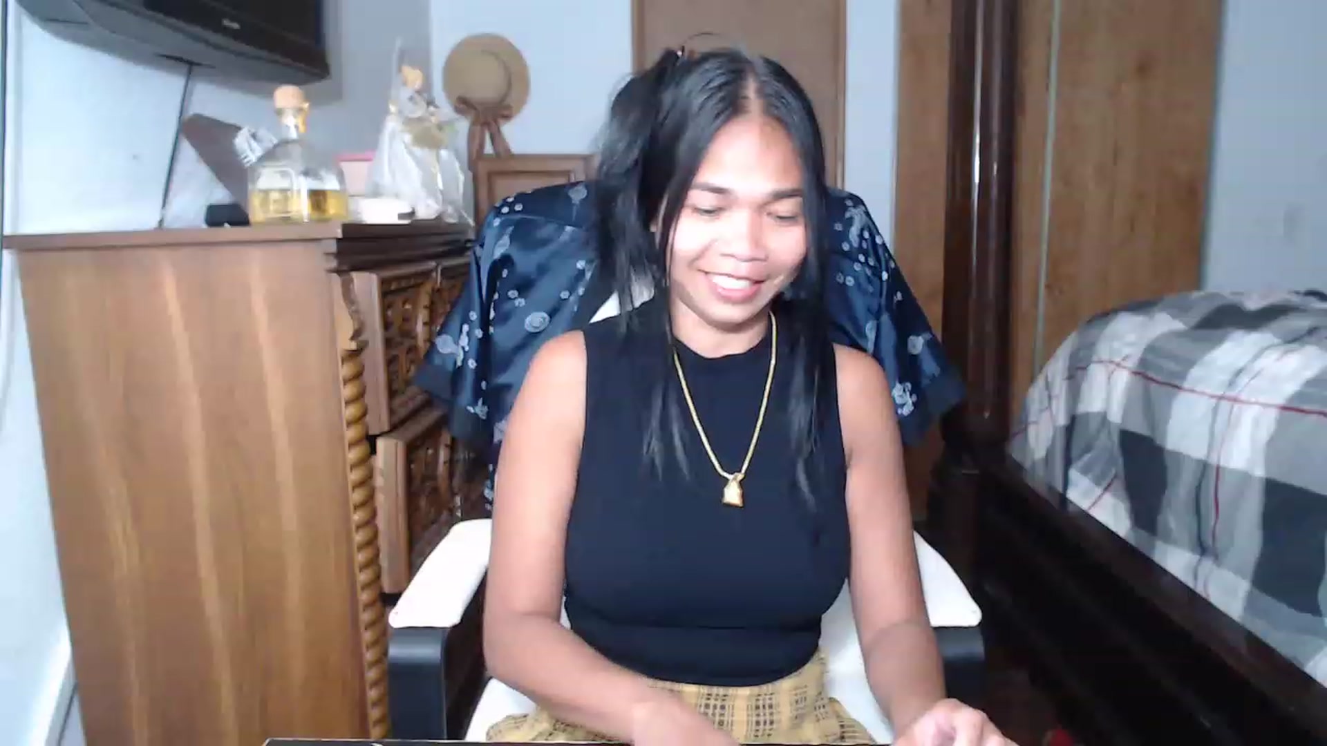 Gallery image thumbnail from Littlekai2023's myfreecams stream on, 05/27/2023, 24:42 image 12 of 20