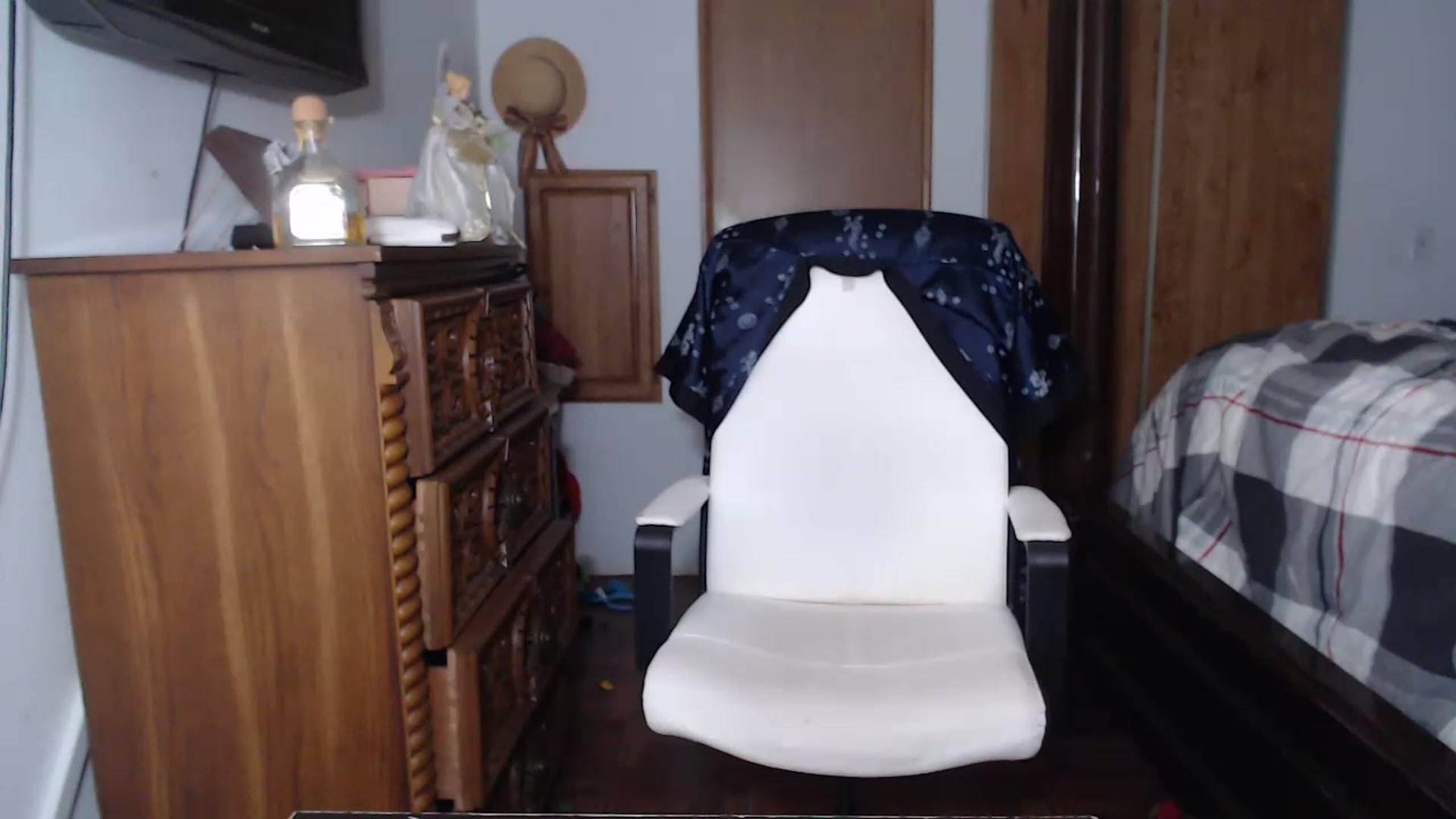 Gallery image thumbnail from Littlekai2023's myfreecams stream on, 05/27/2023, 03:31 image 10 of 20