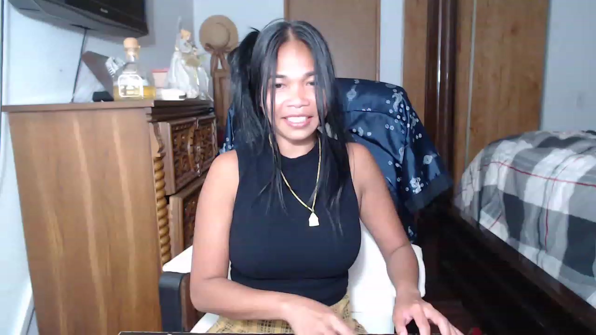Gallery image thumbnail from Littlekai2023's myfreecams stream on, 05/27/2023, 03:31 image 3 of 20