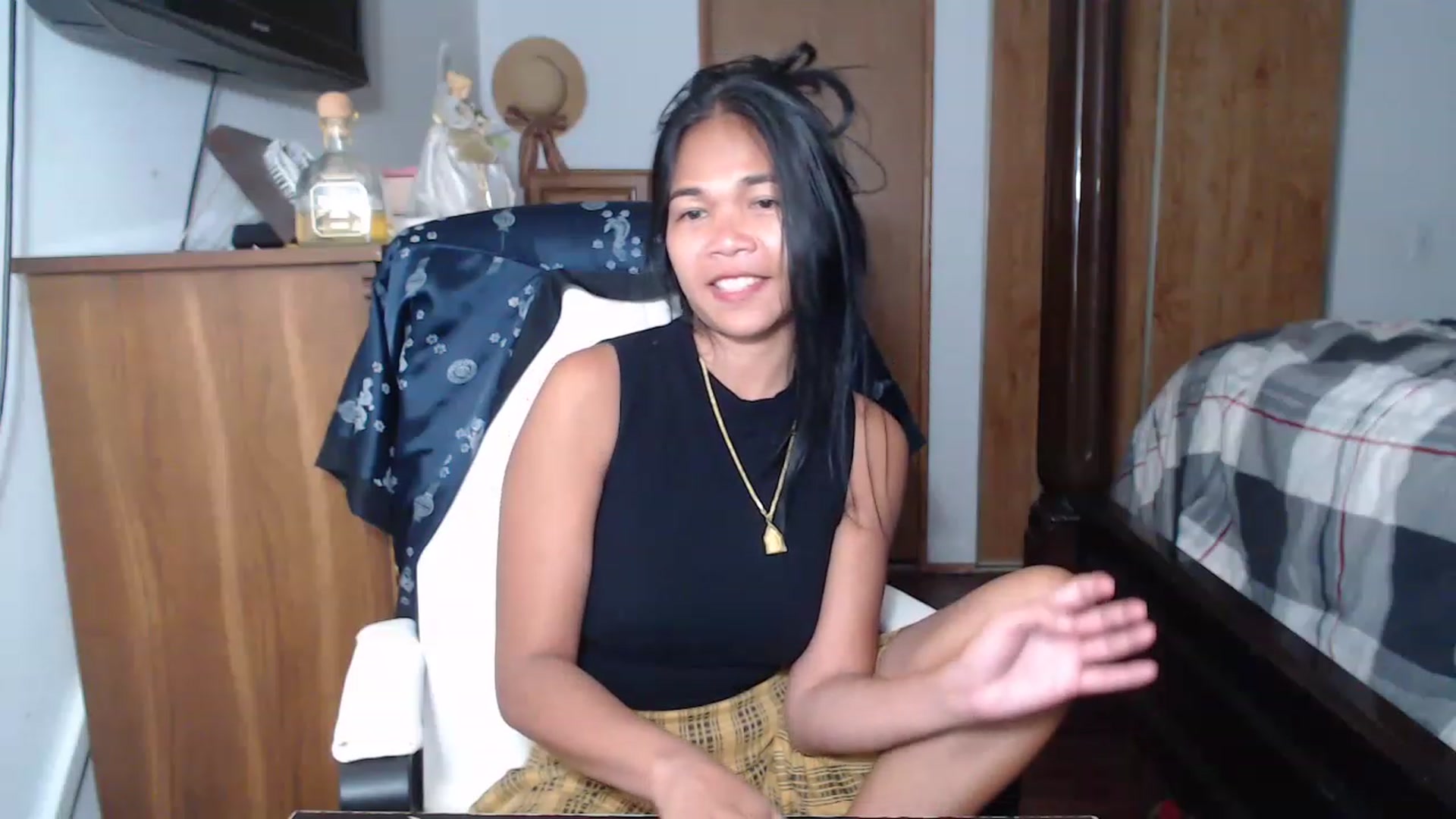 Gallery image thumbnail from Littlekai2023's myfreecams stream on, 05/27/2023, 03:31 image 16 of 20