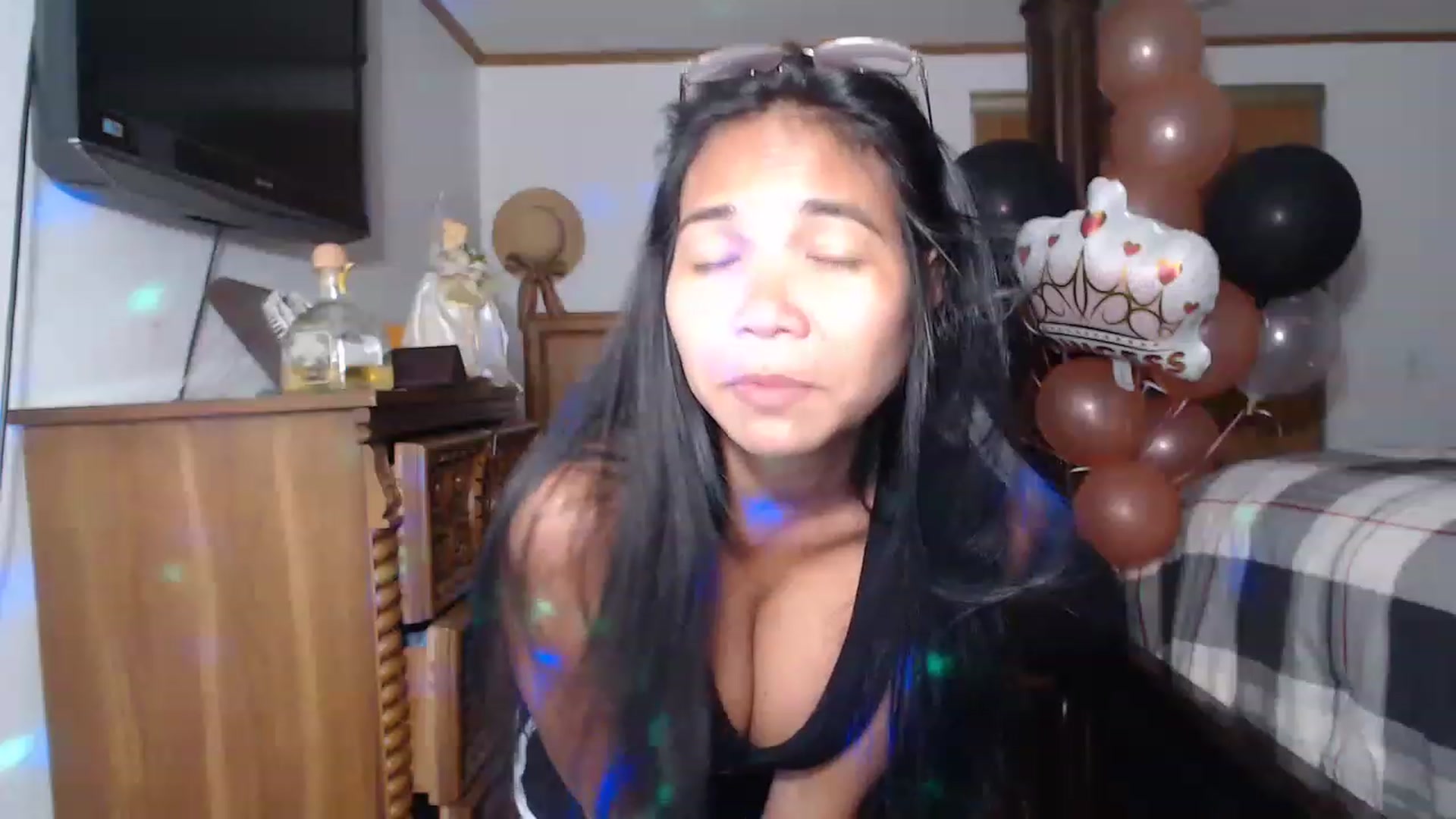 Gallery image thumbnail from Littlekai2023's myfreecams stream on, 05/28/2023, 08:26 image 15 of 20