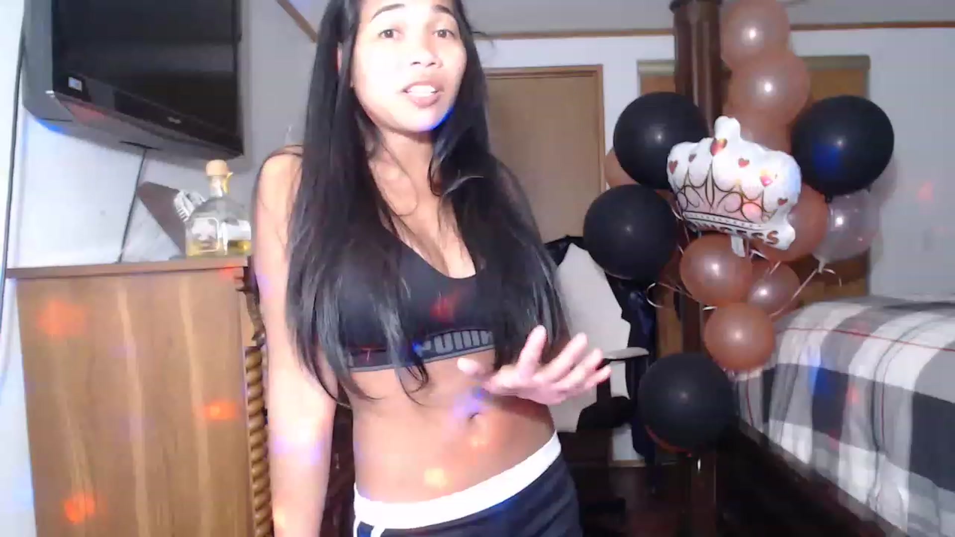 Gallery image thumbnail from Littlekai2023's myfreecams stream on, 05/28/2023, 08:26 image 16 of 20