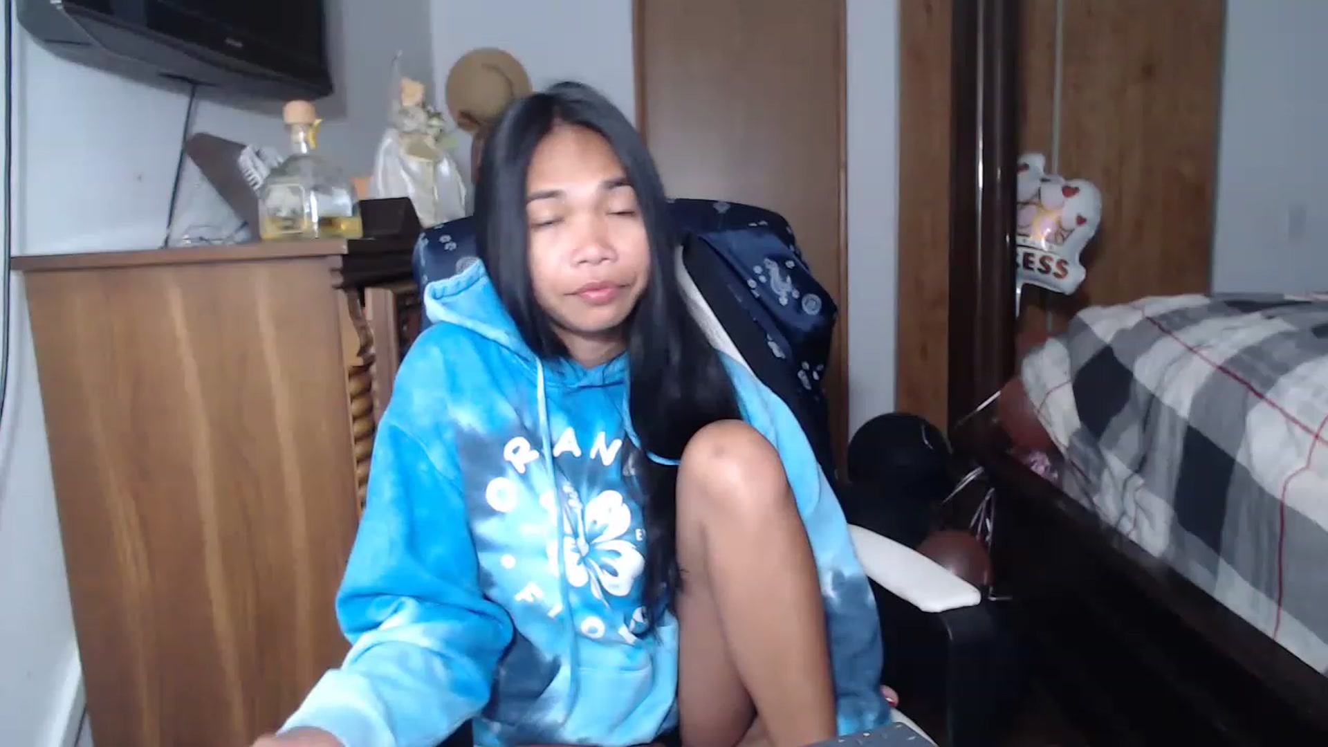Gallery image thumbnail from Littlekai2023's myfreecams stream on, 05/29/2023, 01:27 image 2 of 20