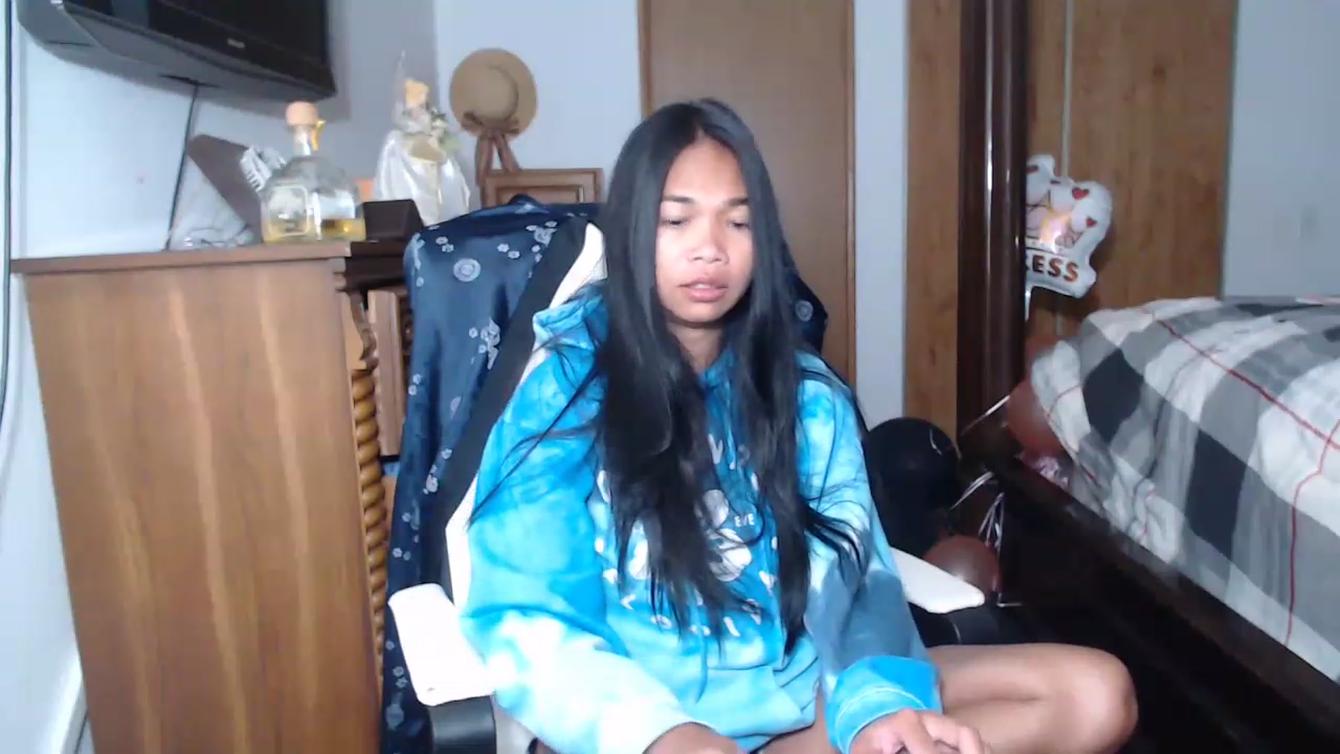 Gallery image thumbnail from Littlekai2023's myfreecams stream on, 05/29/2023, 01:27 image 6 of 20