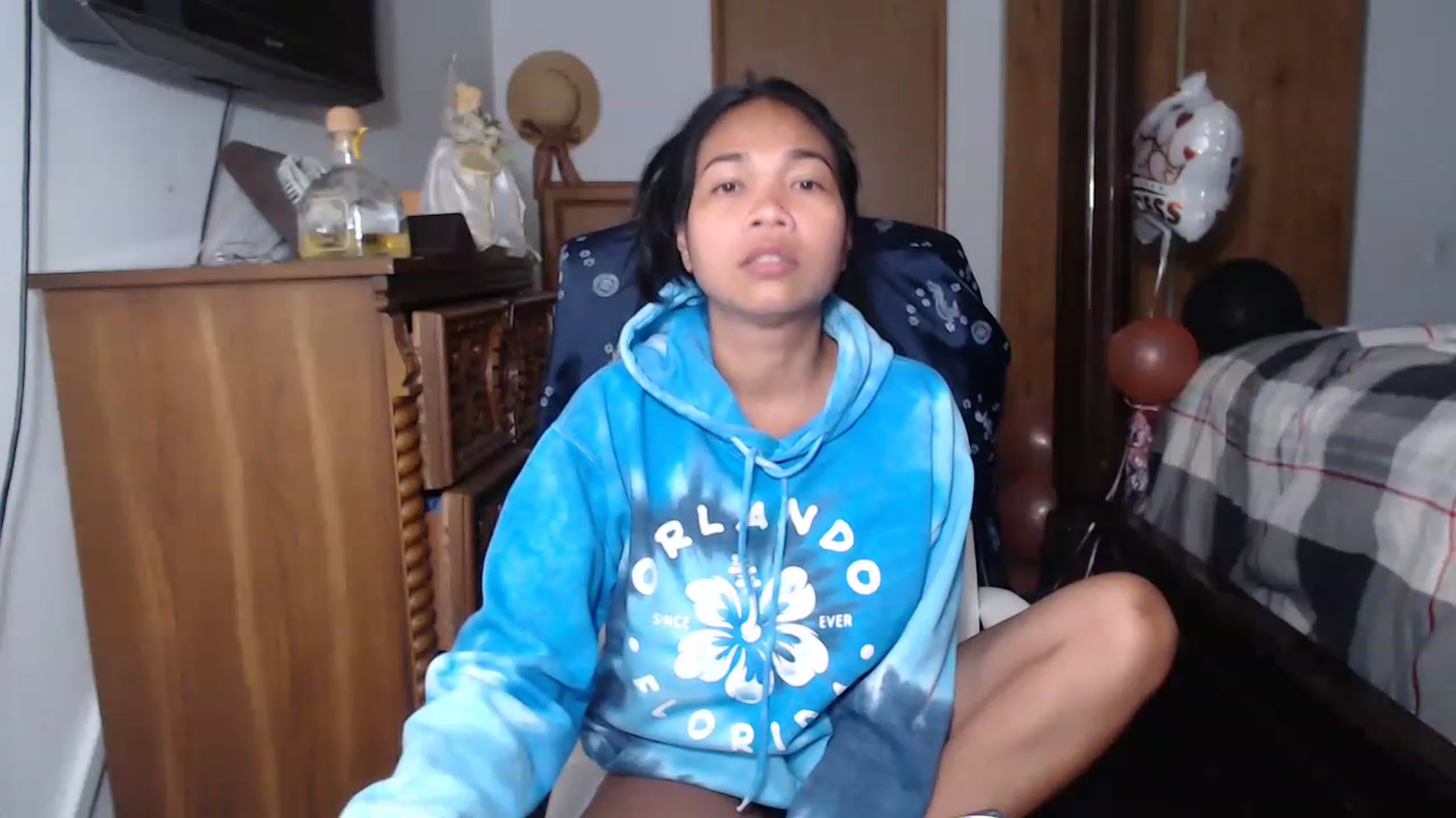 Gallery image thumbnail from Littlekai2023's myfreecams stream on, 05/29/2023, 01:27 image 18 of 20