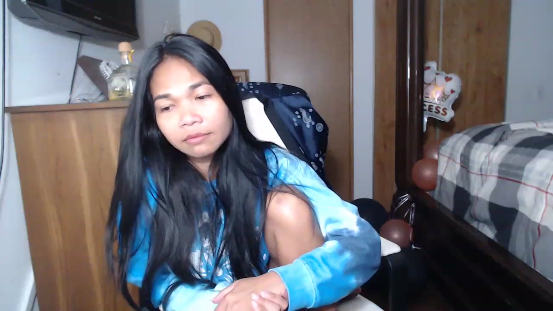Gallery image thumbnail from Littlekai2023's myfreecams stream on, 05/29/2023, 01:27 image 13 of 20