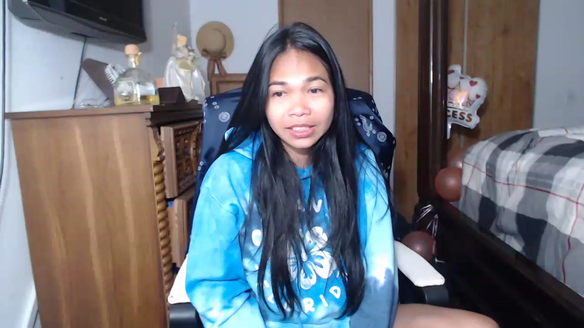 Gallery image thumbnail from Littlekai2023's myfreecams stream on, 05/29/2023, 01:27 image 12 of 20