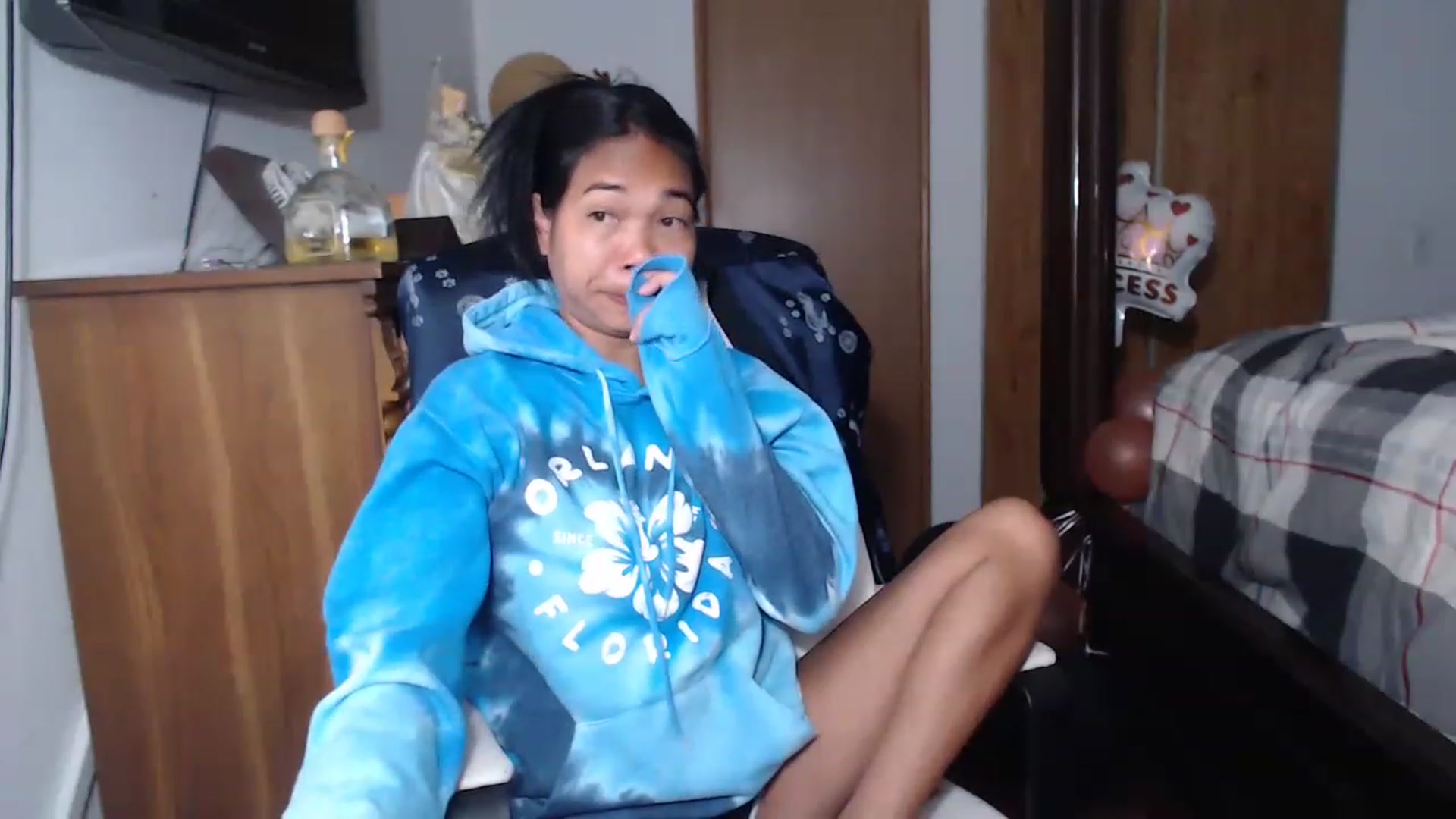 Gallery image thumbnail from Littlekai2023's myfreecams stream on, 05/29/2023, 01:27 image 15 of 20