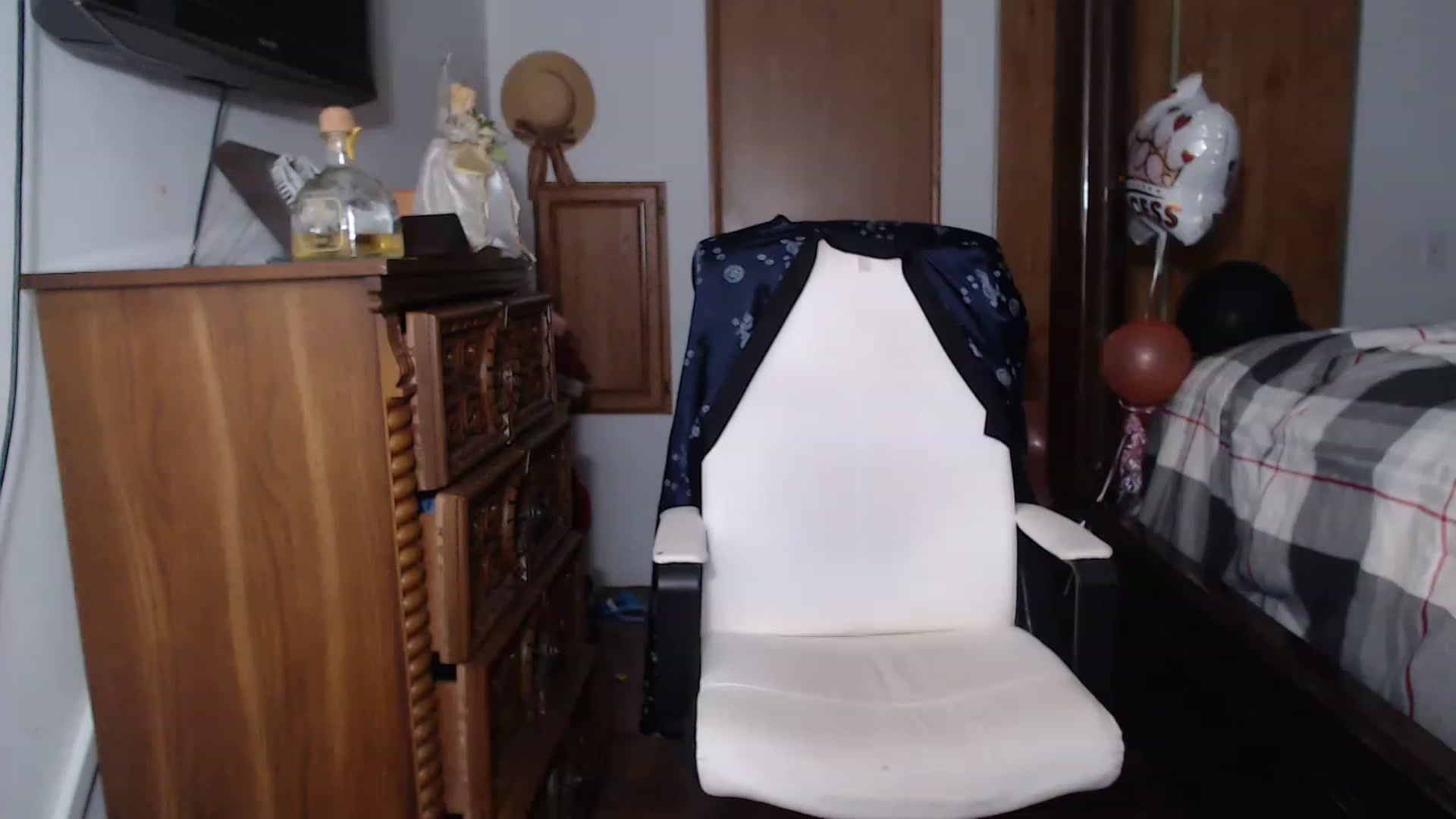Gallery image thumbnail from Littlekai2023's myfreecams stream on, 05/29/2023, 02:08 image 14 of 20
