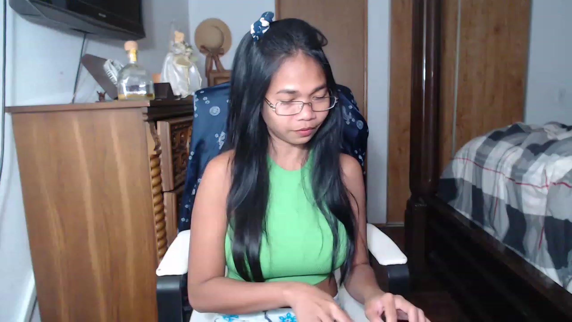 Gallery image thumbnail from Littlekai2023's myfreecams stream on, 05/29/2023, 18:50 image 13 of 20
