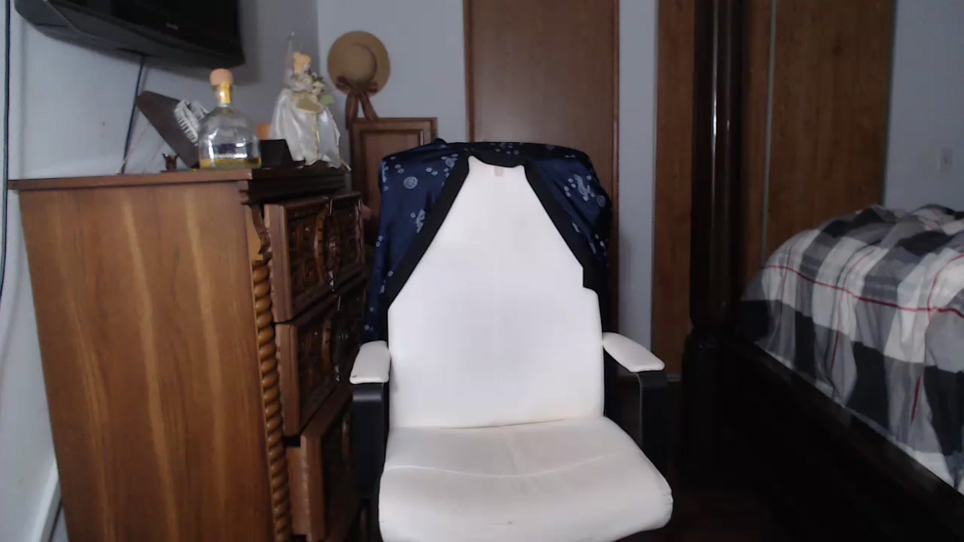 Gallery image thumbnail from Littlekai2023's myfreecams stream on, 05/29/2023, 18:50 image 7 of 20