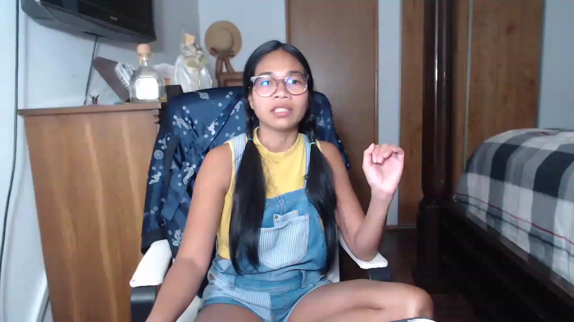 Gallery image thumbnail from Littlekai2023's myfreecams stream on, 05/31/2023, 03:07 image 9 of 20