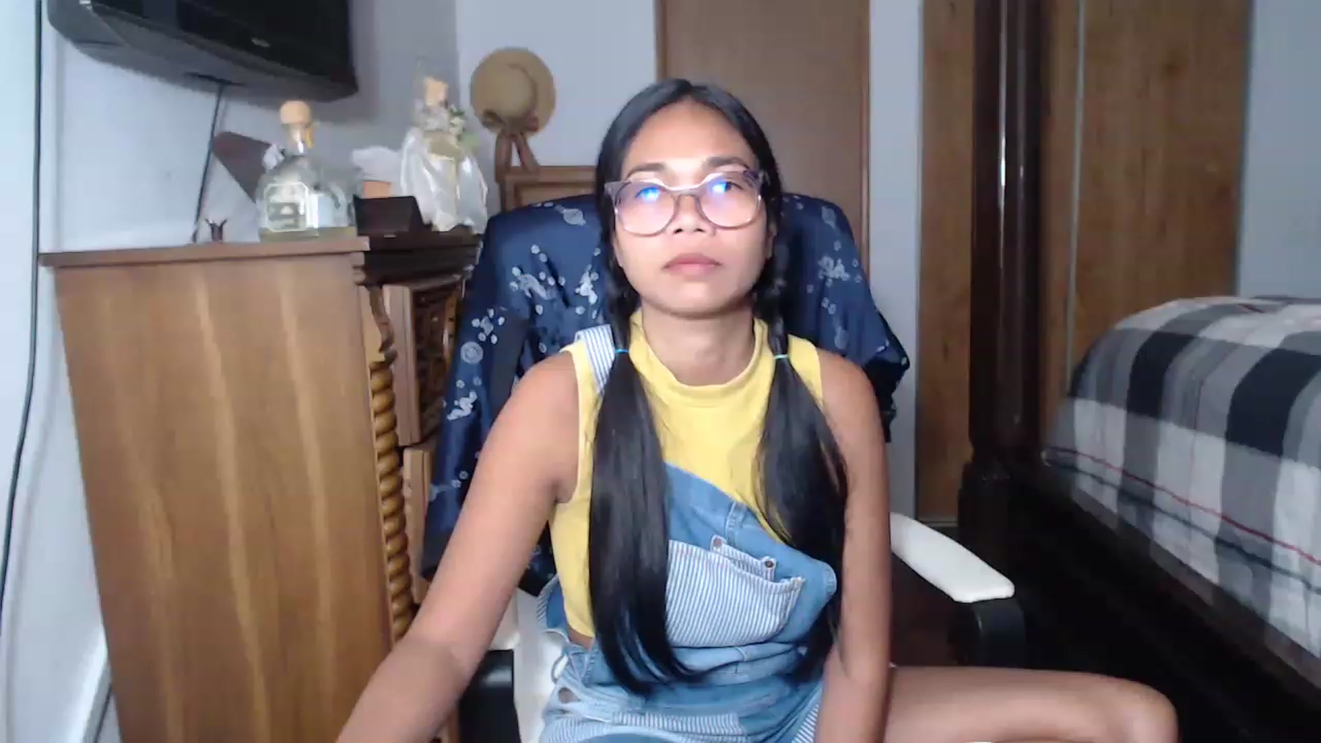 Gallery image thumbnail from Littlekai2023's myfreecams stream on, 05/31/2023, 03:07 image 15 of 20