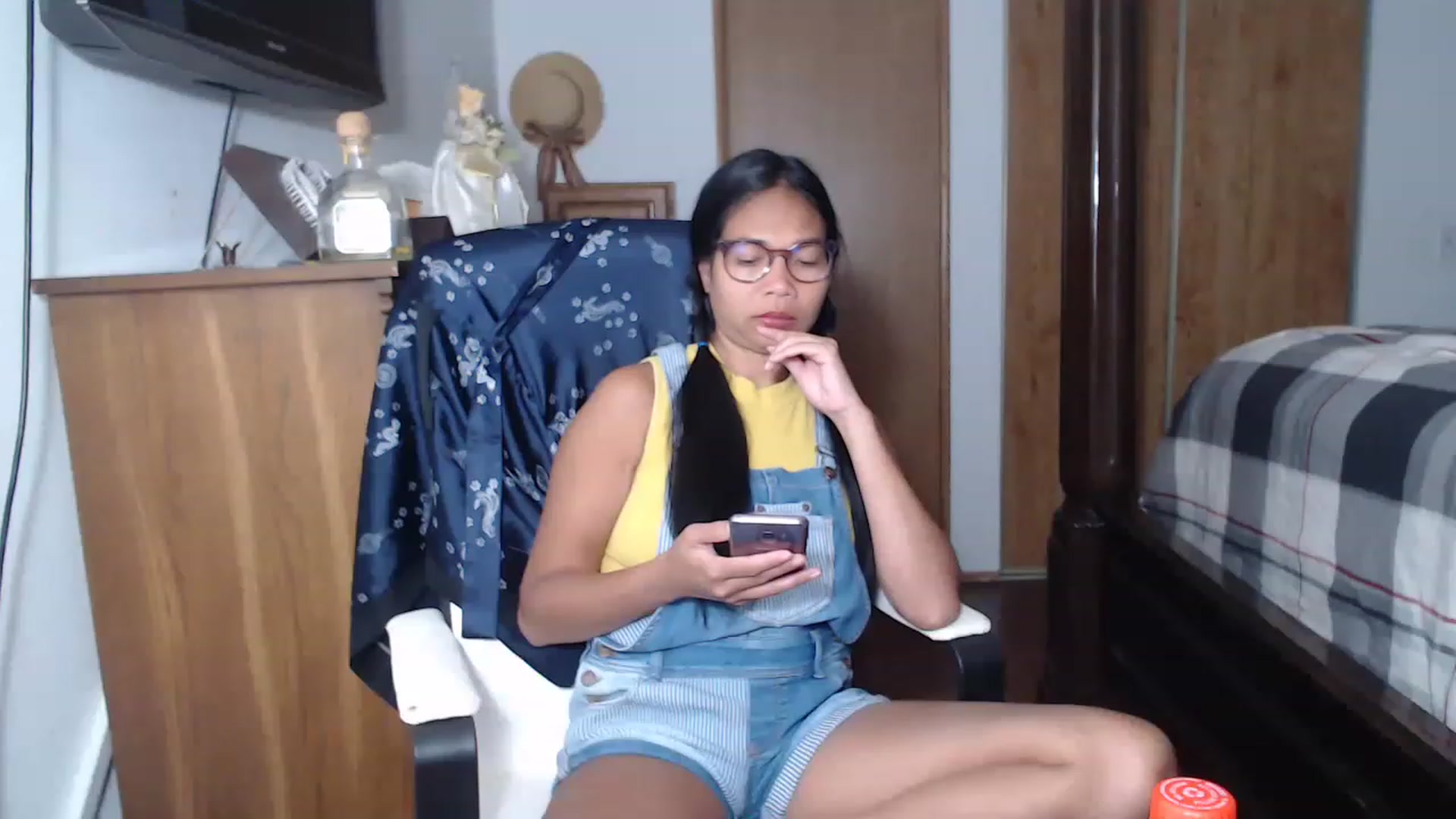 Gallery image thumbnail from Littlekai2023's myfreecams stream on, 05/31/2023, 03:07 image 1 of 20